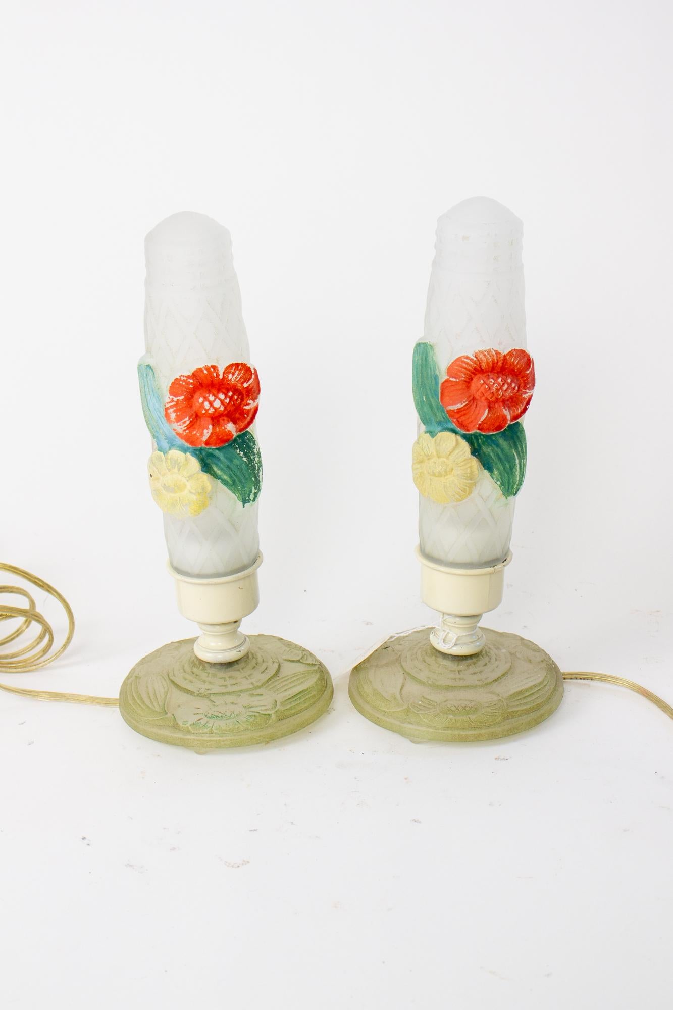 American 1930's Frosted Glass Floral Boudoir Lamps - a Pair For Sale