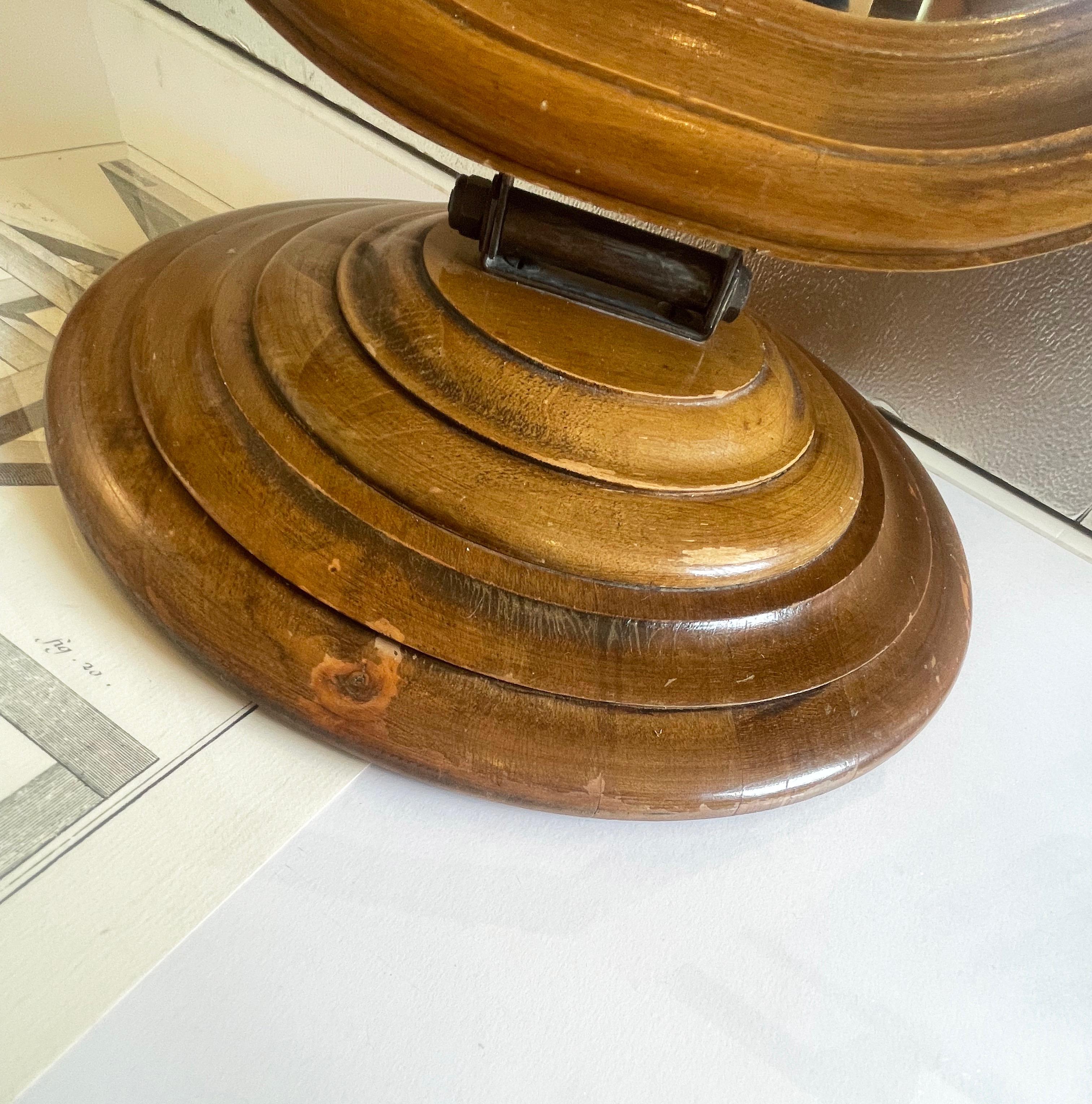 1930er Jahre Herrenfrisiertischspiegel oder Eitelkeitsspiegel, Nussbaum mit Facettenschliff, Italien im Angebot 2