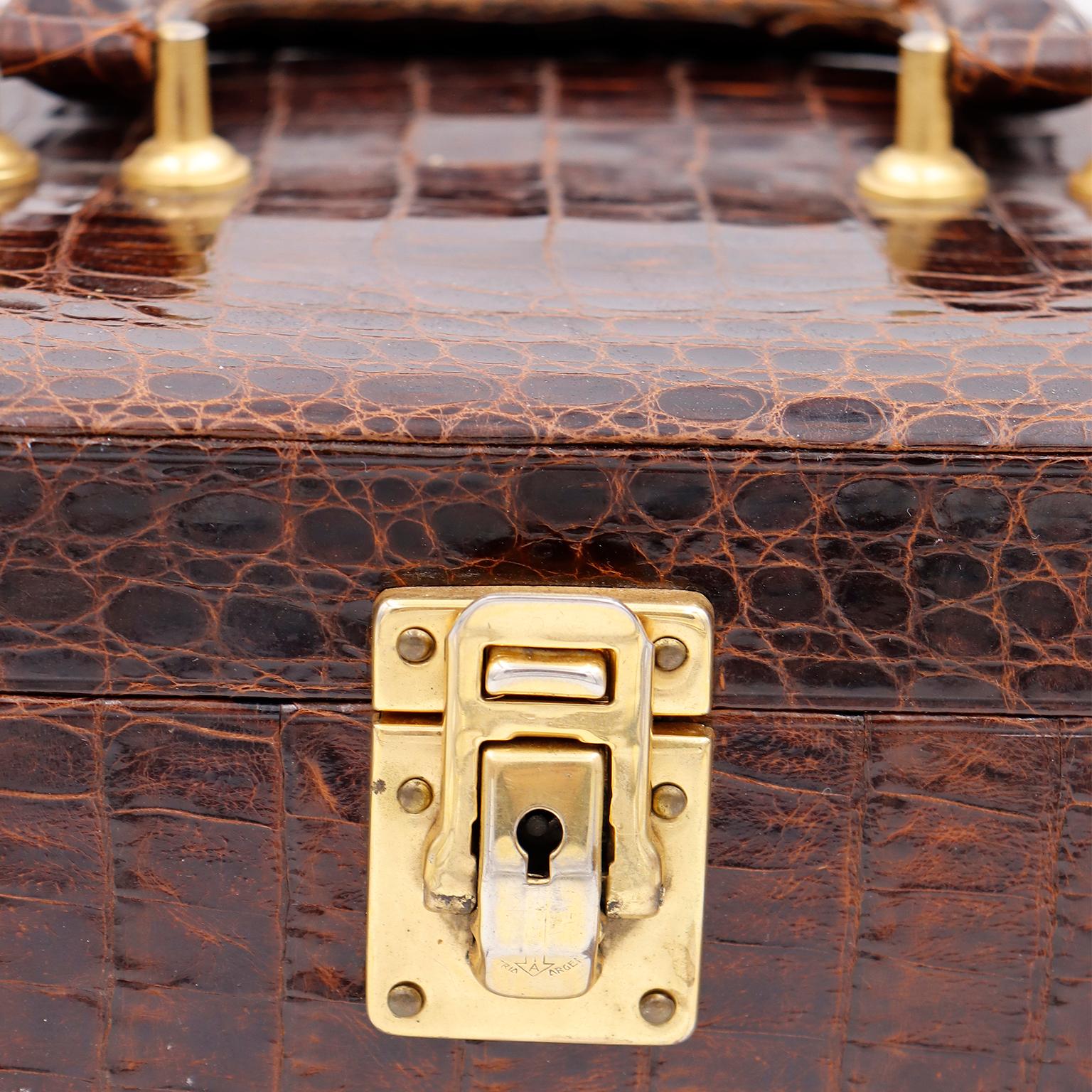 1930s Genuine Alligator Vanity Train Case Lined in Snakeskin w Inserts & Key For Sale 3