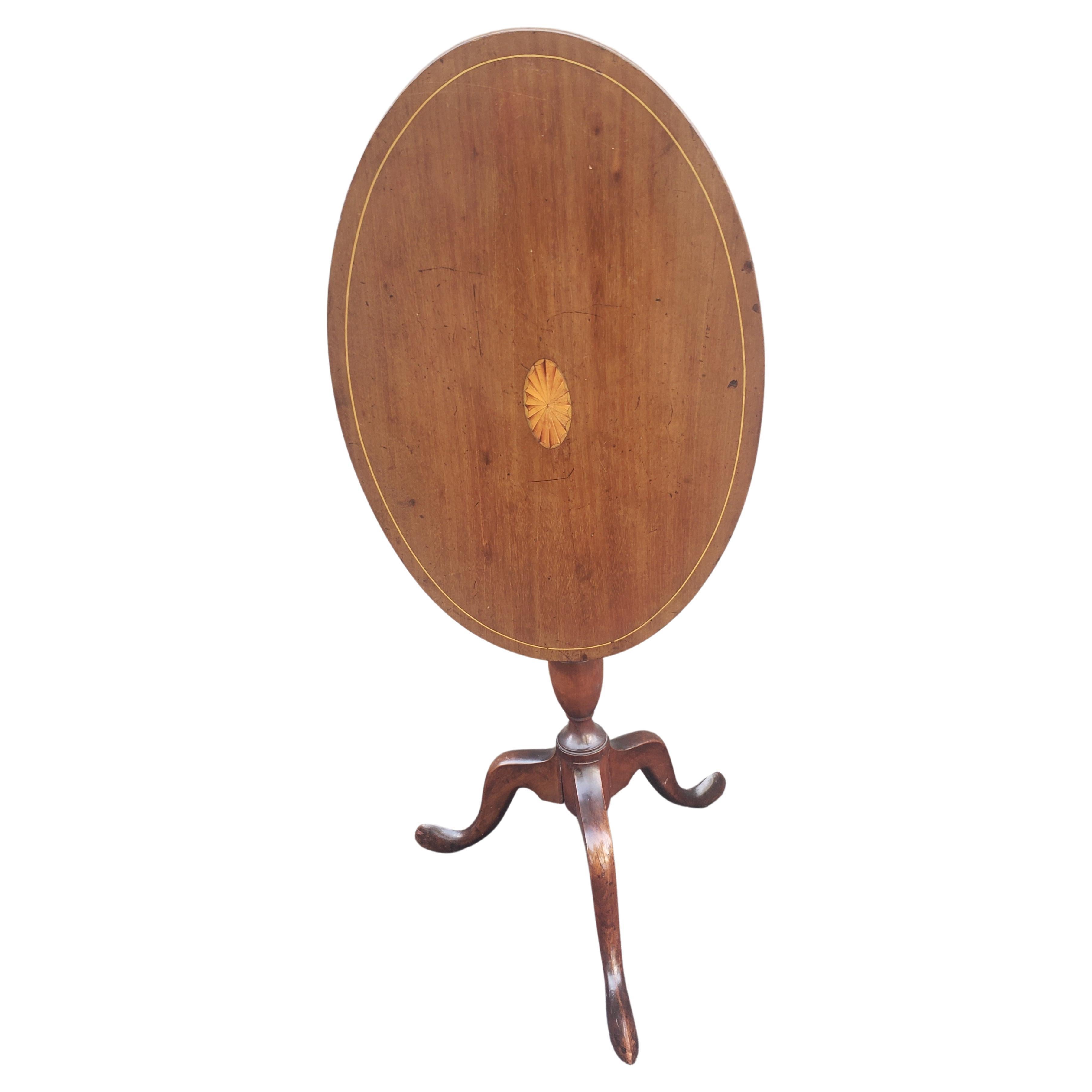 Inlay 1930s Georgian Mahogany and Satinwood Inlaid Oval Tilt-Top Side Table For Sale