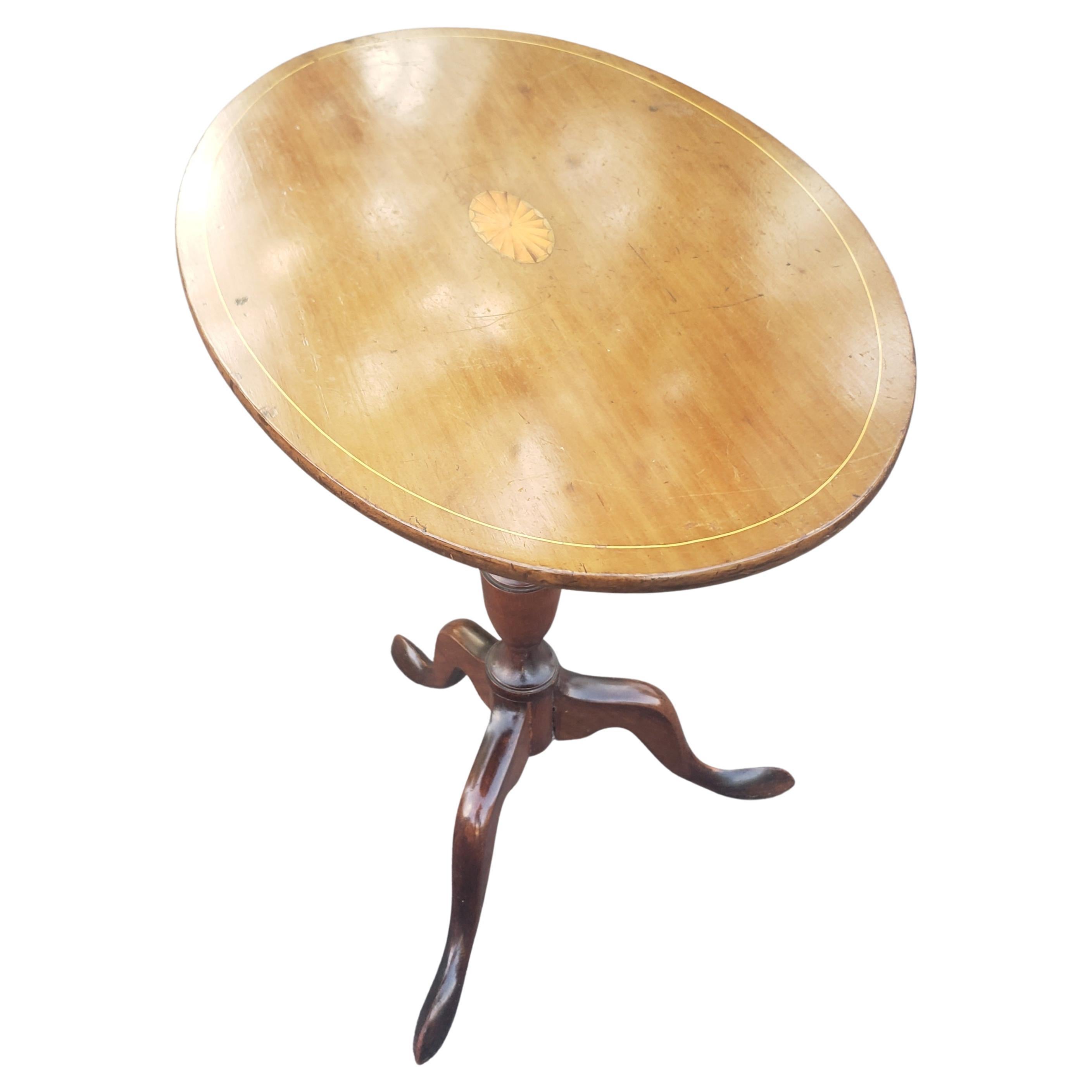 20th Century 1930s Georgian Mahogany and Satinwood Inlaid Oval Tilt-Top Side Table For Sale
