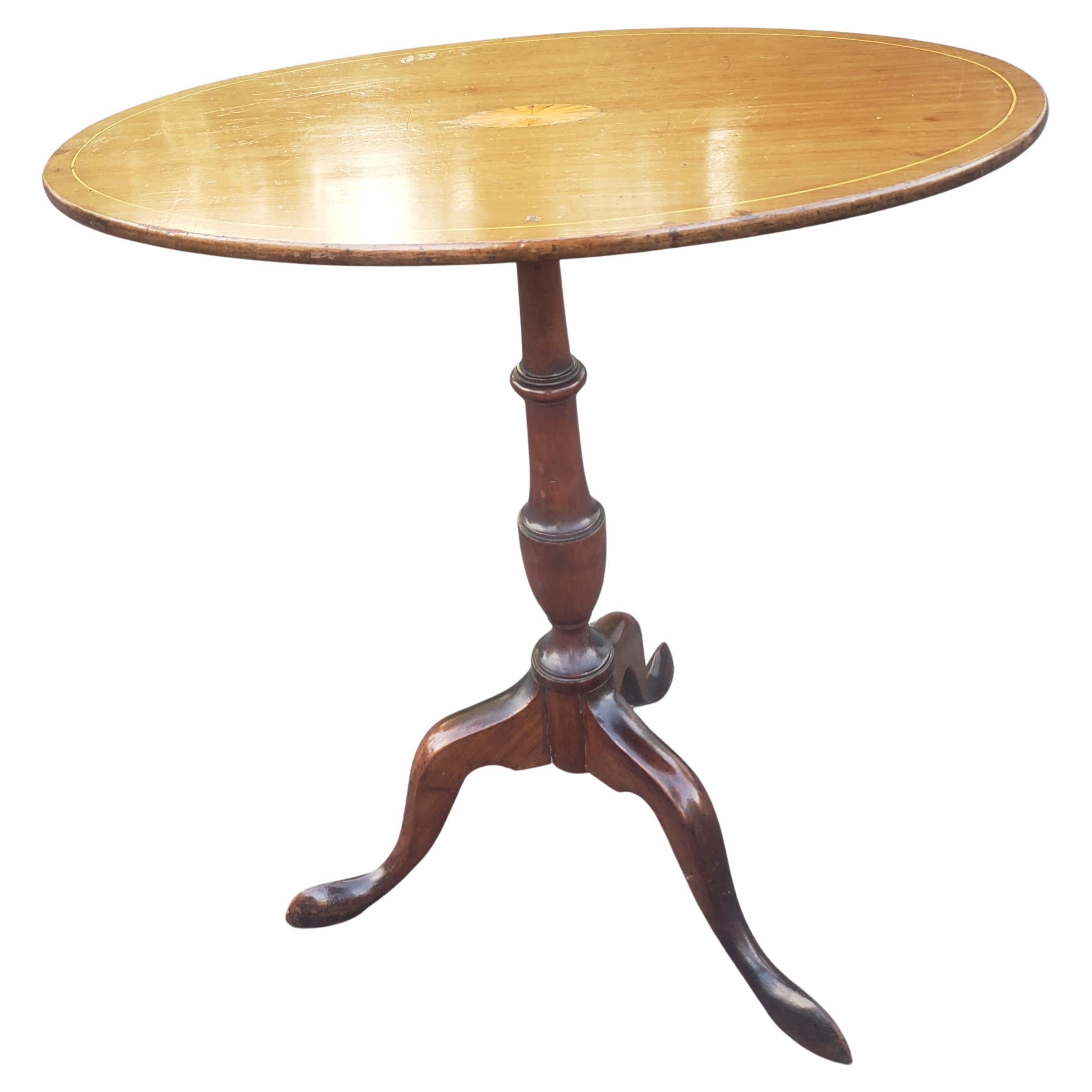 1930s Georgian Mahogany and Satinwood Inlaid Oval Tilt-Top Side Table For Sale