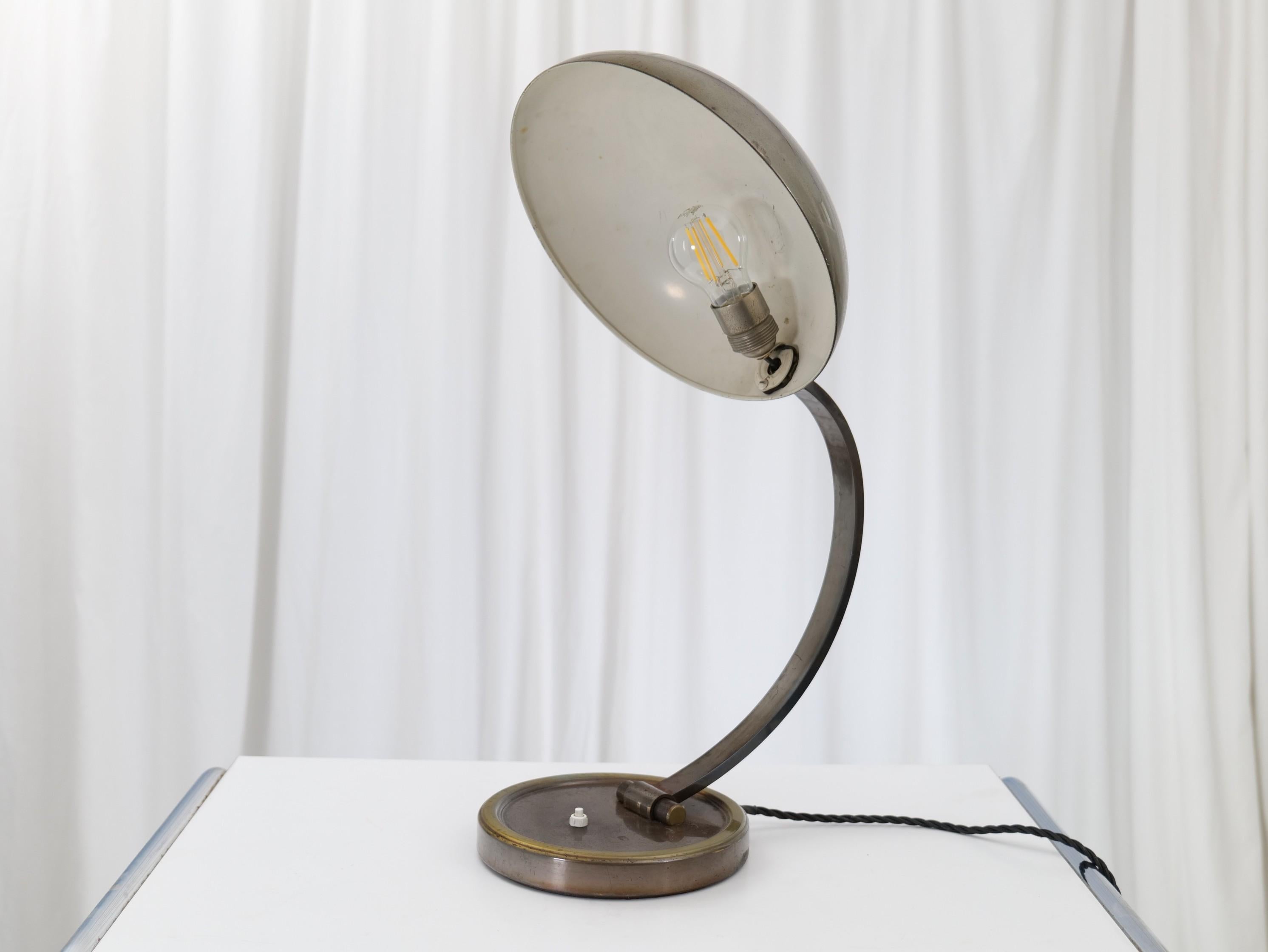 Métal Lampe de bureau Art déco allemande des années 1930 par Gecos en vente