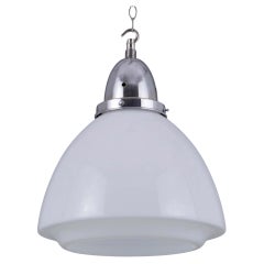 Lampada a sospensione opalina Art Deco tedesca degli anni '30 con galleria cromata originale