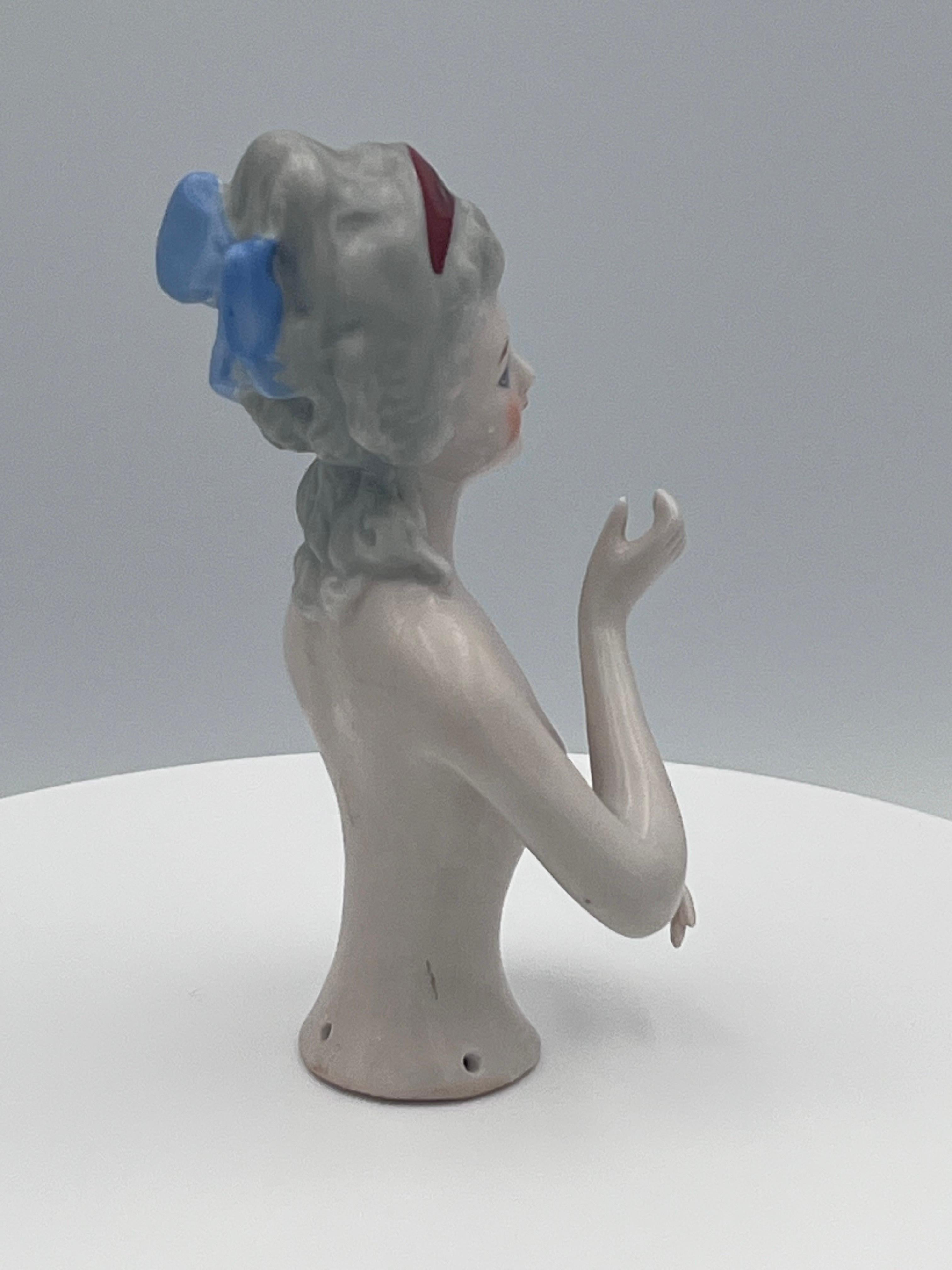 Vernissé Half Doll allemande Art Déco des années 1930 en vente