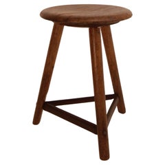 Taburete de madera trípode AMA industrial alemán de los años 30