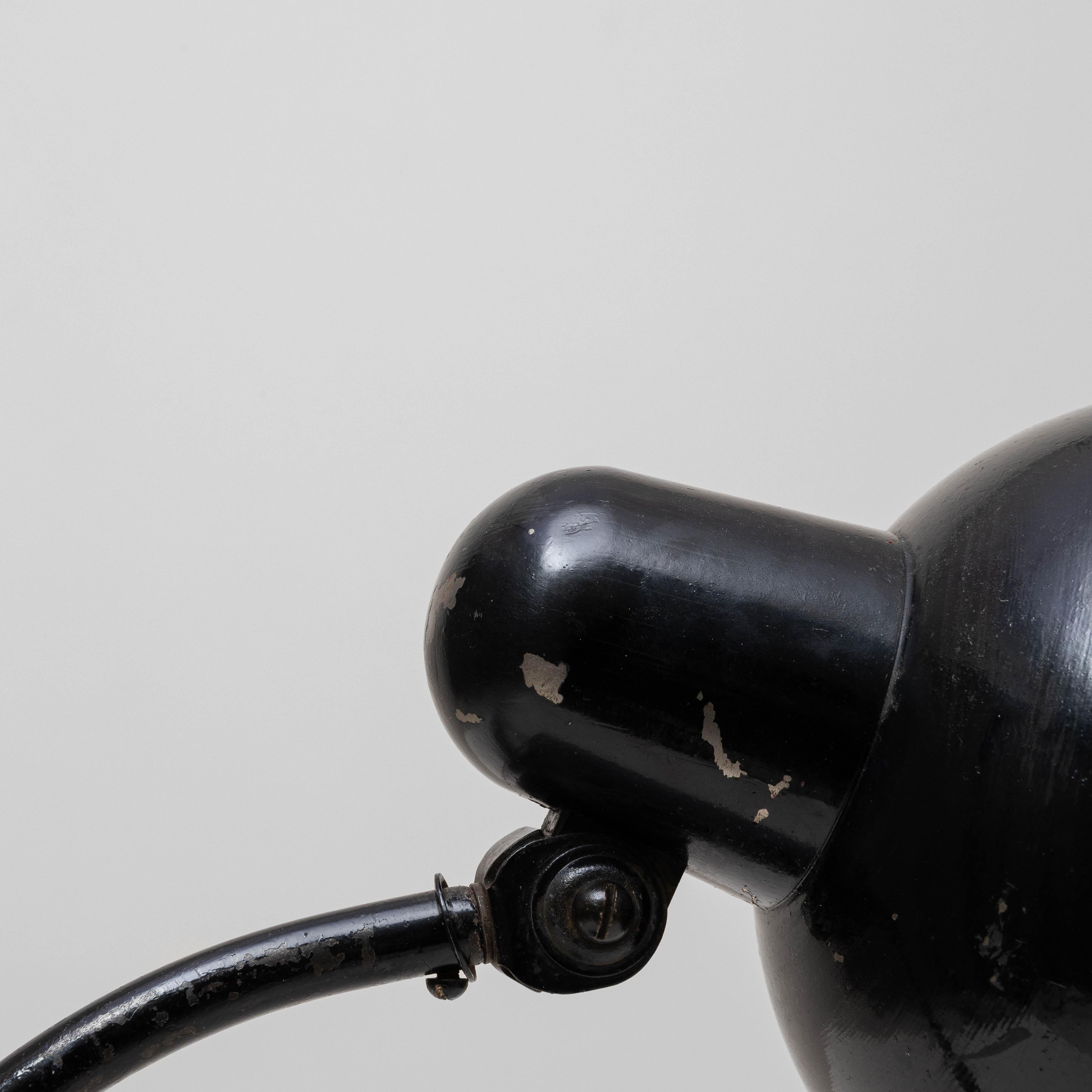 Lámpara de mesa alemana de metal modelo L99 de los años 30, de Siemens en venta 10