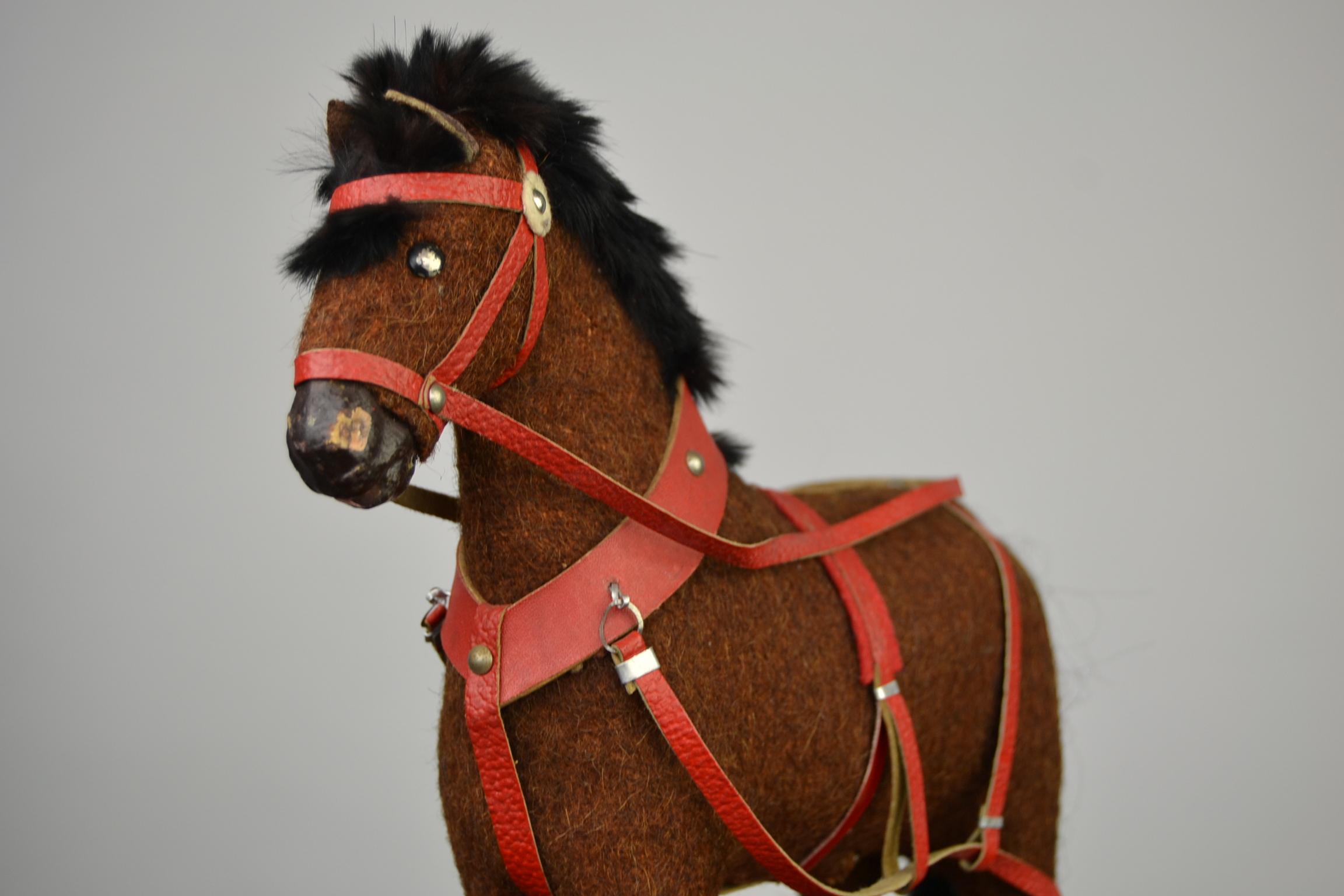 1930s German Pull Toy Horse with Cart, Burlap over Wood For Sale 5
