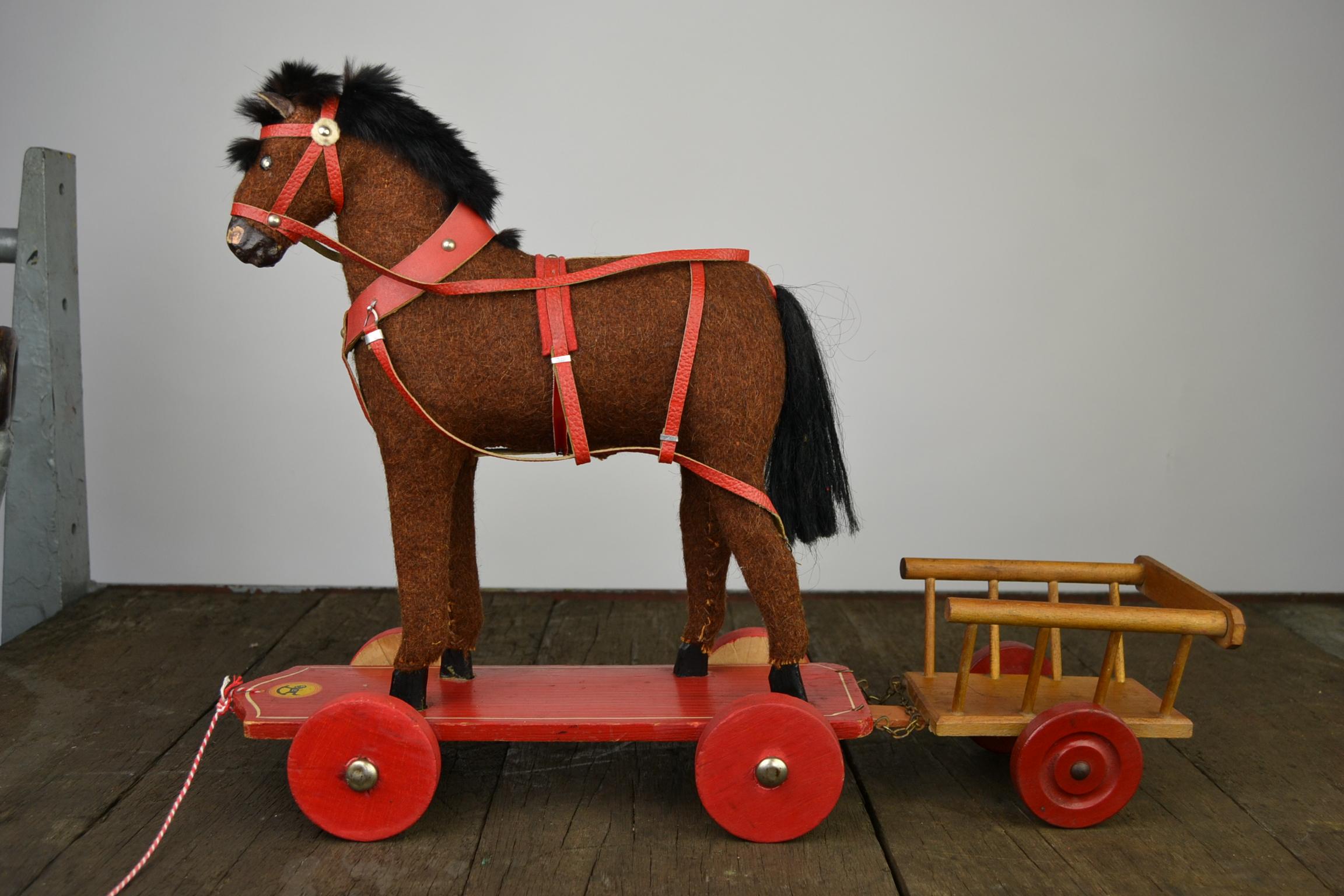 1930s German Pull Toy Horse with Cart, Burlap over Wood For Sale 7