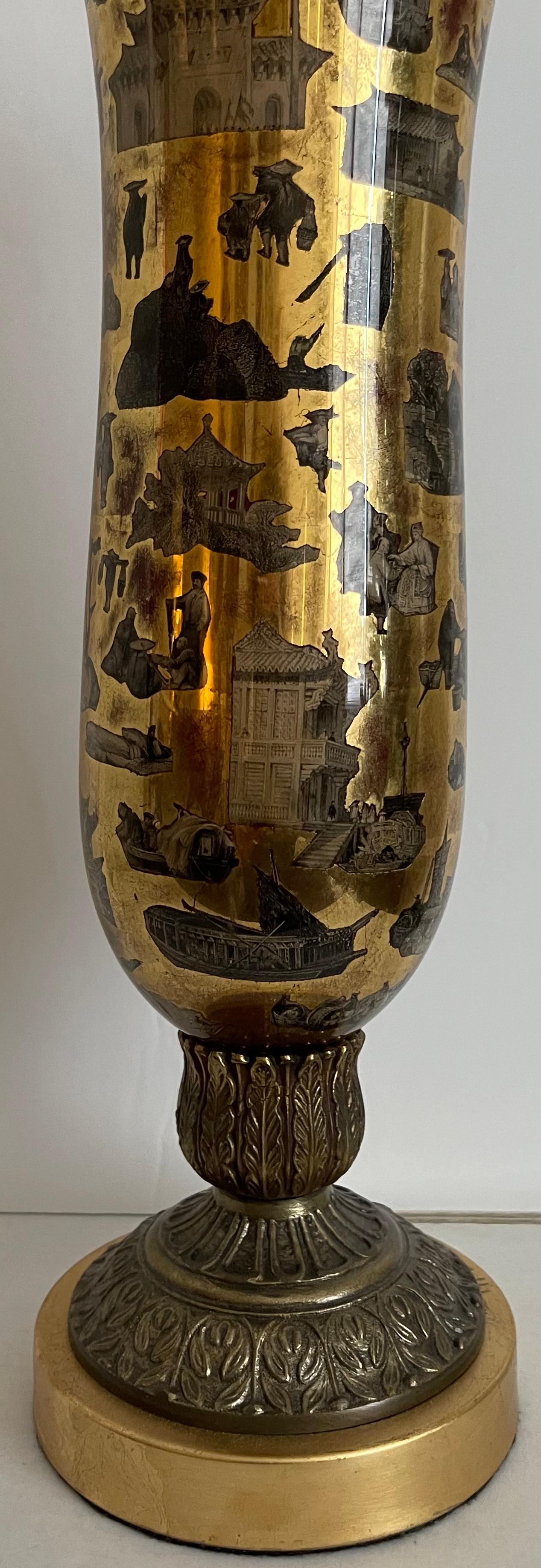 Chinoiserie Decalcomania-Tischlampe, Gold, 1930er Jahre (Messing) im Angebot