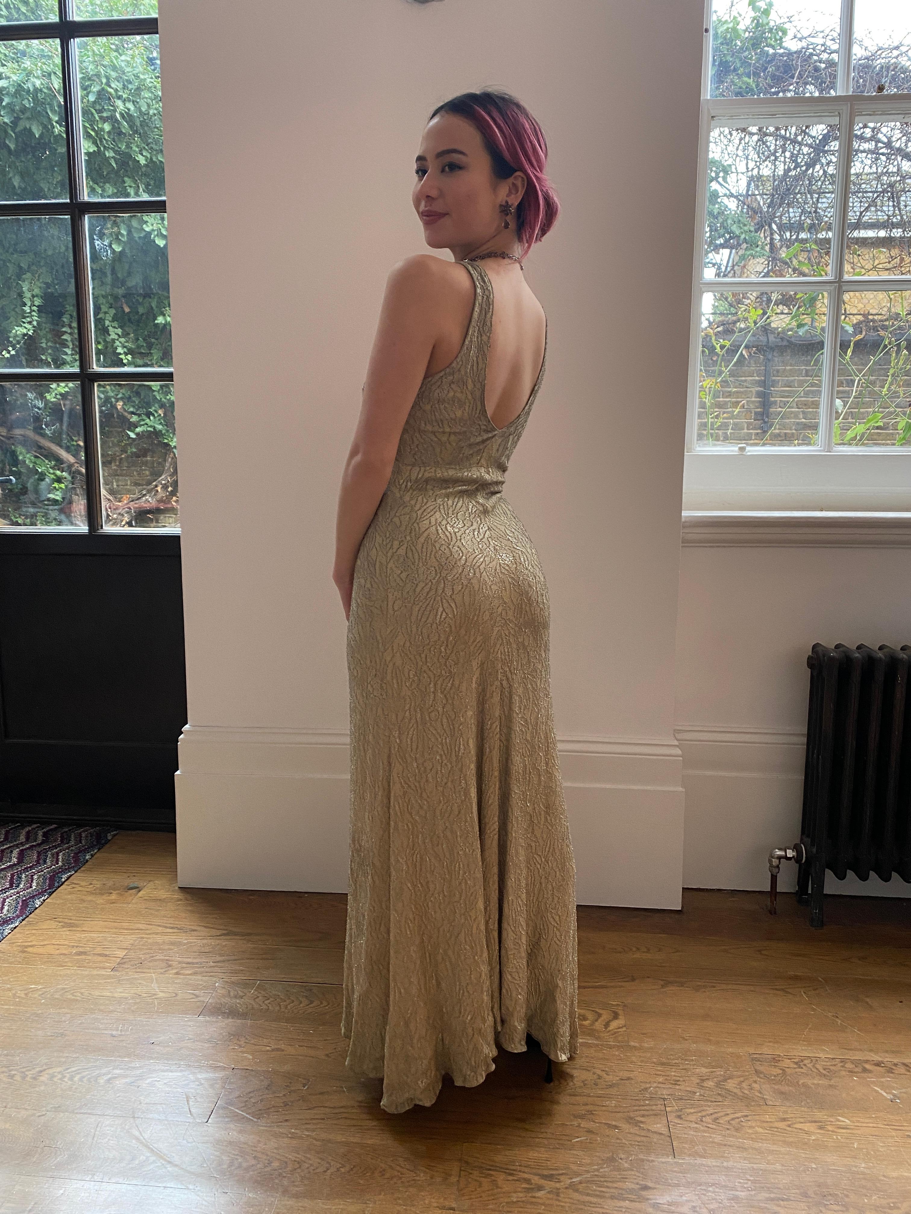 1930s Gold Lame Bias Cut Gown In Excellent Condition In London, GB