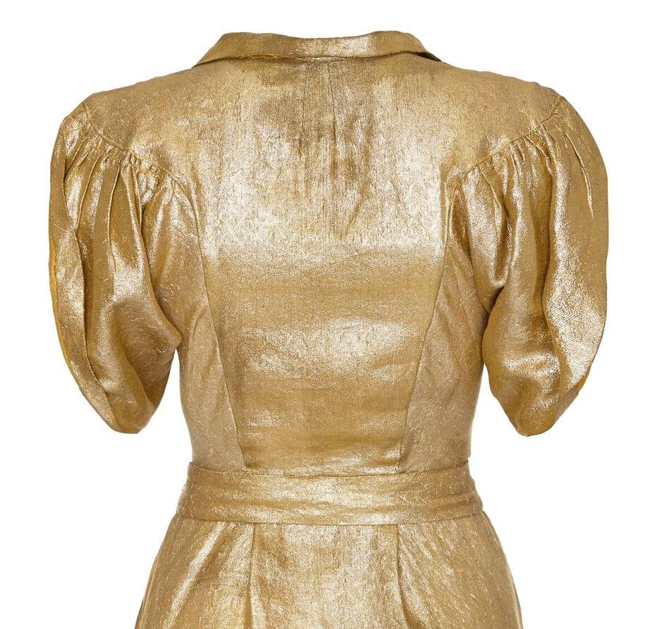 1930s Gold Lame Dress with Cape Sleeves and Matching Belt In Good Condition For Sale In London, GB