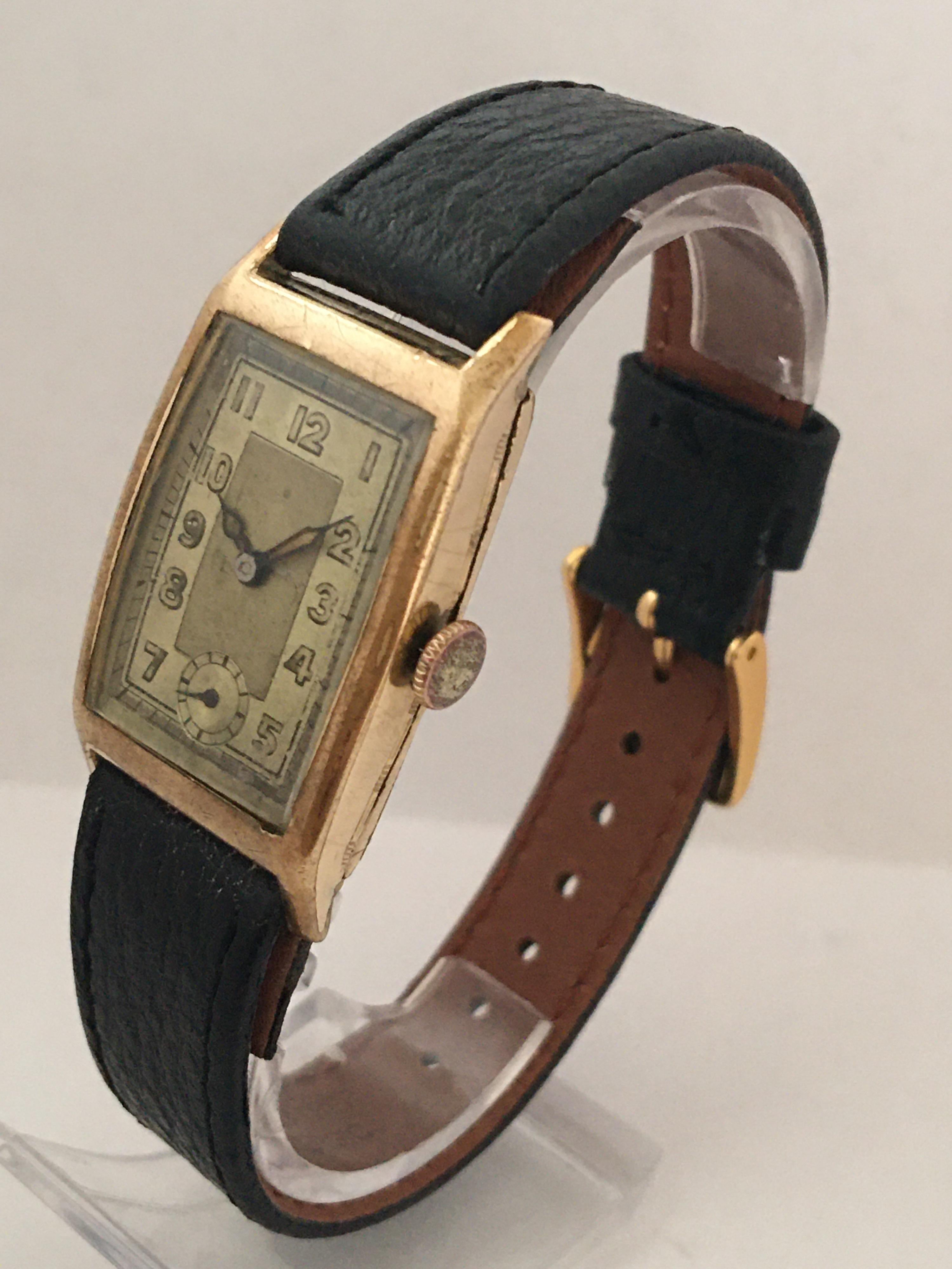 This beautiful pre-owned vintage watch is in good working condition and it runs well. Visible signs of used and ageing with some tarnished on the gold plated watch case and the dial has aged.