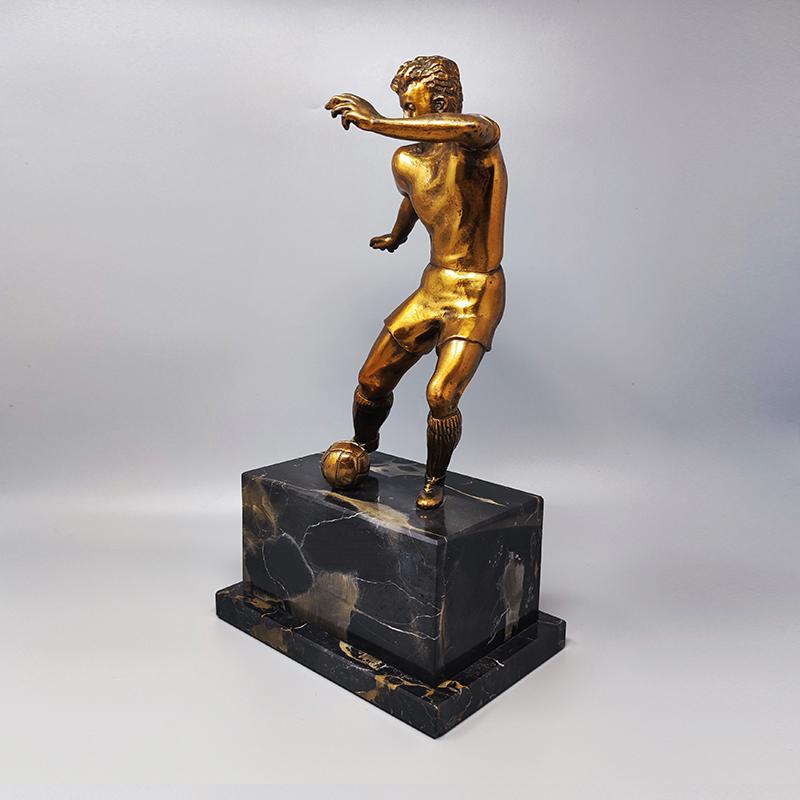 1930s Gorgeous Art Deco Football - Soccer Player Bronze Sculpture. Made in Italy In Good Condition For Sale In Milano, IT