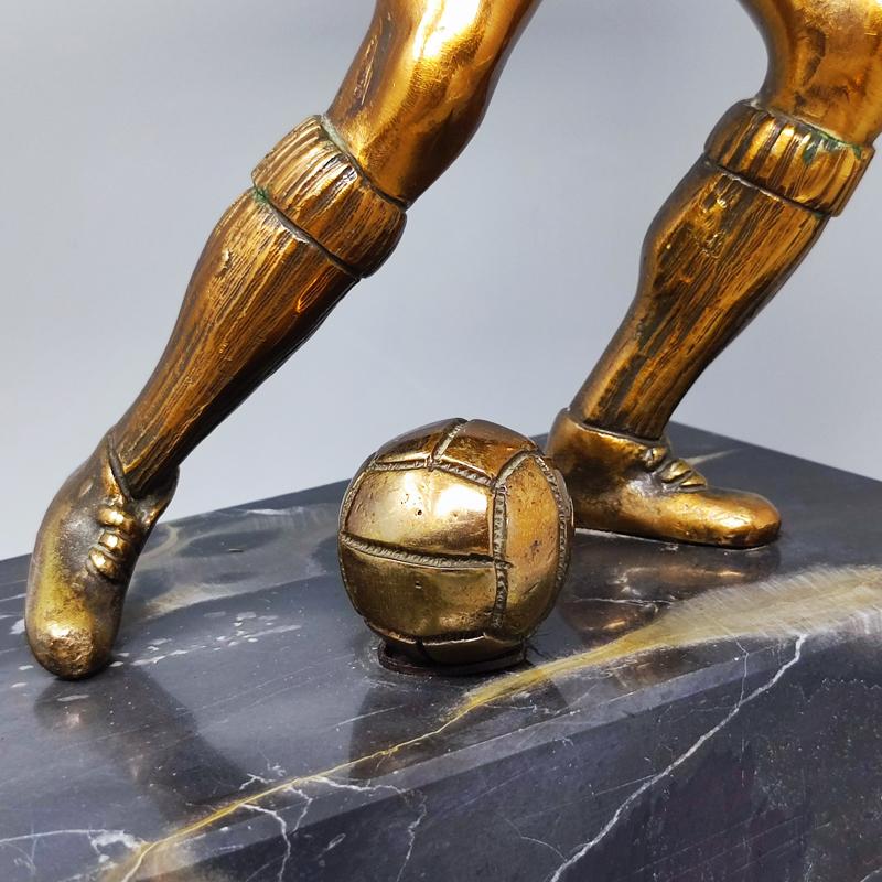 1930s Gorgeous Art Deco Football - Soccer Player Bronze Sculpture. Made in Italy For Sale 2