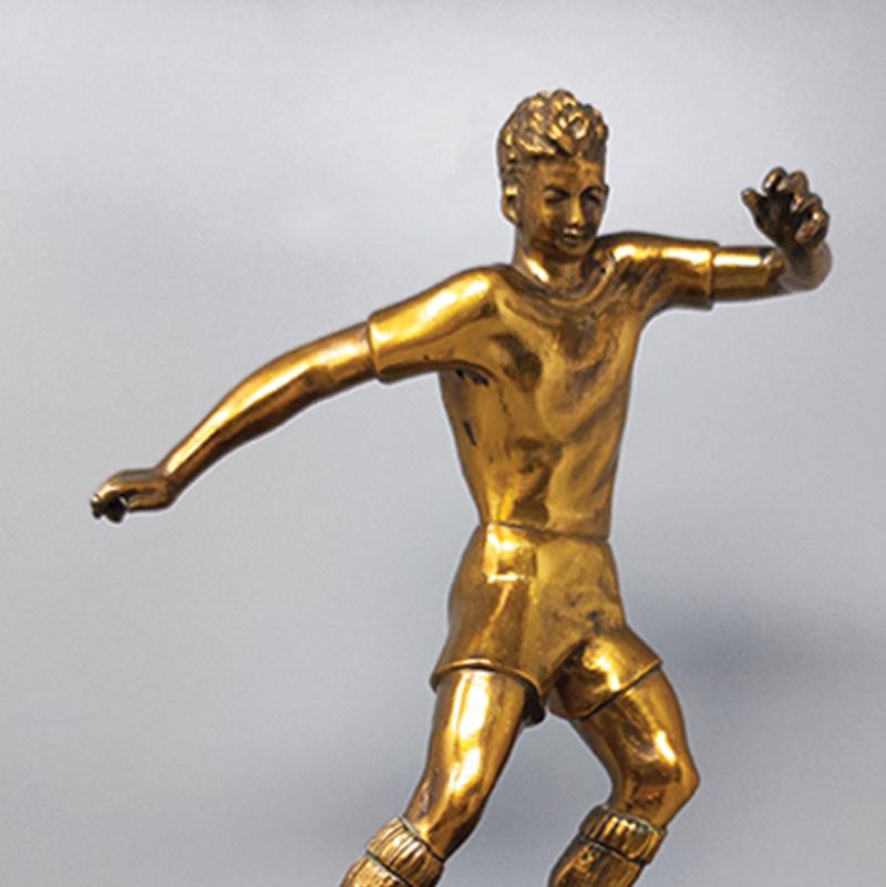 1930s Gorgeous Art Deco Football - Soccer Player Bronze Sculpture. Made in Italy For Sale 3