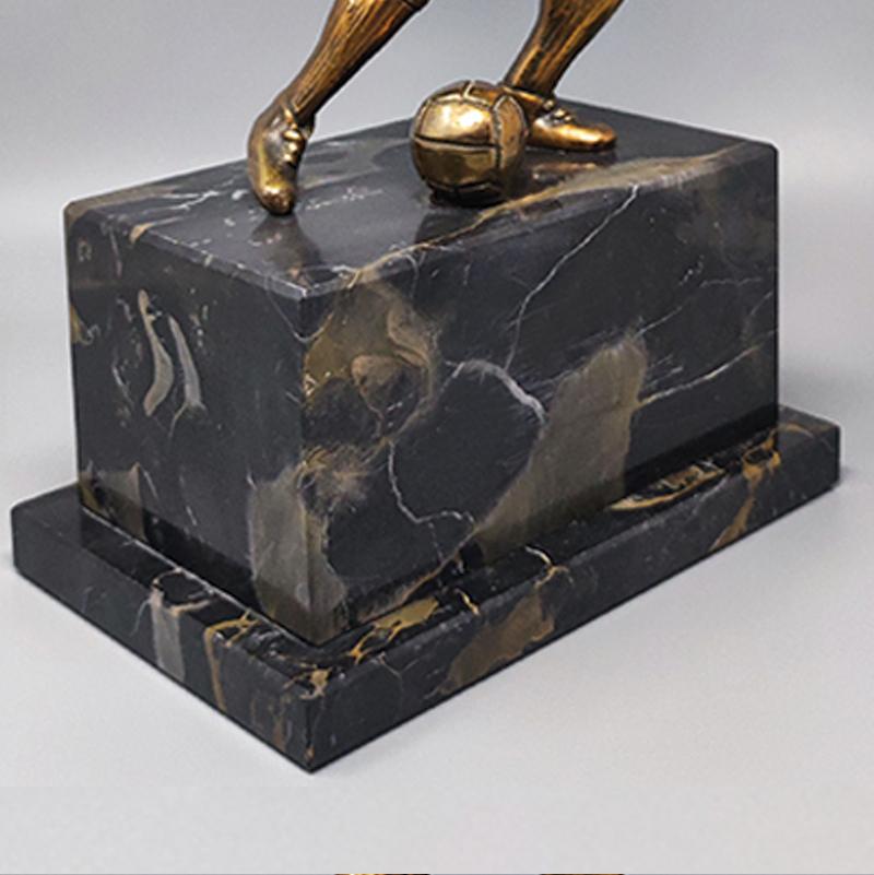 1930er Jahre Gorgeous Art Deco Football - Fußballspieler Bronze-Skulptur. Hergestellt in Italien im Angebot 3