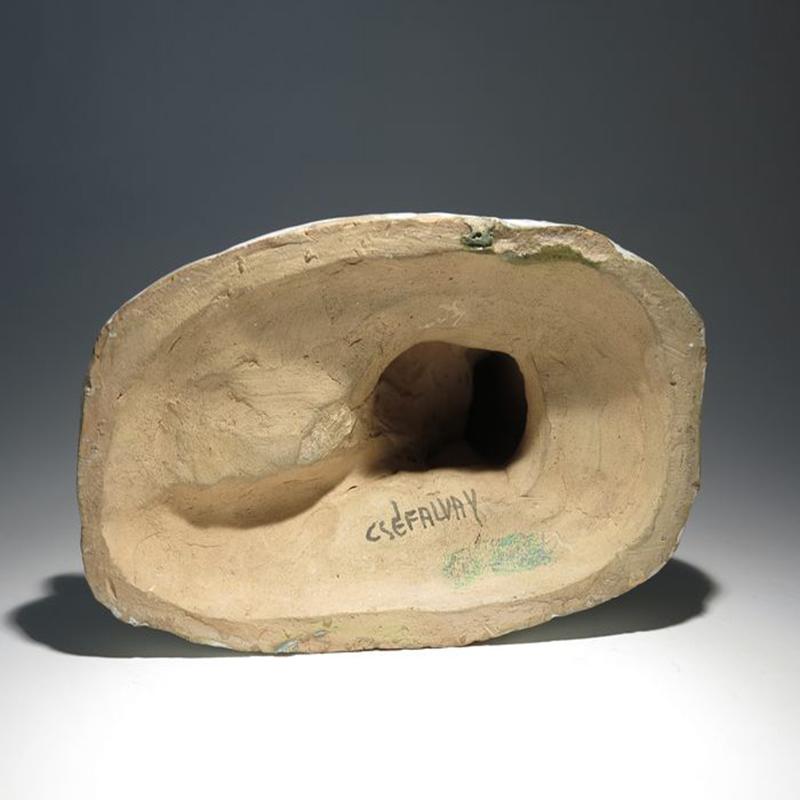 1930er Jahre Wunderschöner Junge mit Ärmeln Skulptur von Csfalvay im Angebot 4