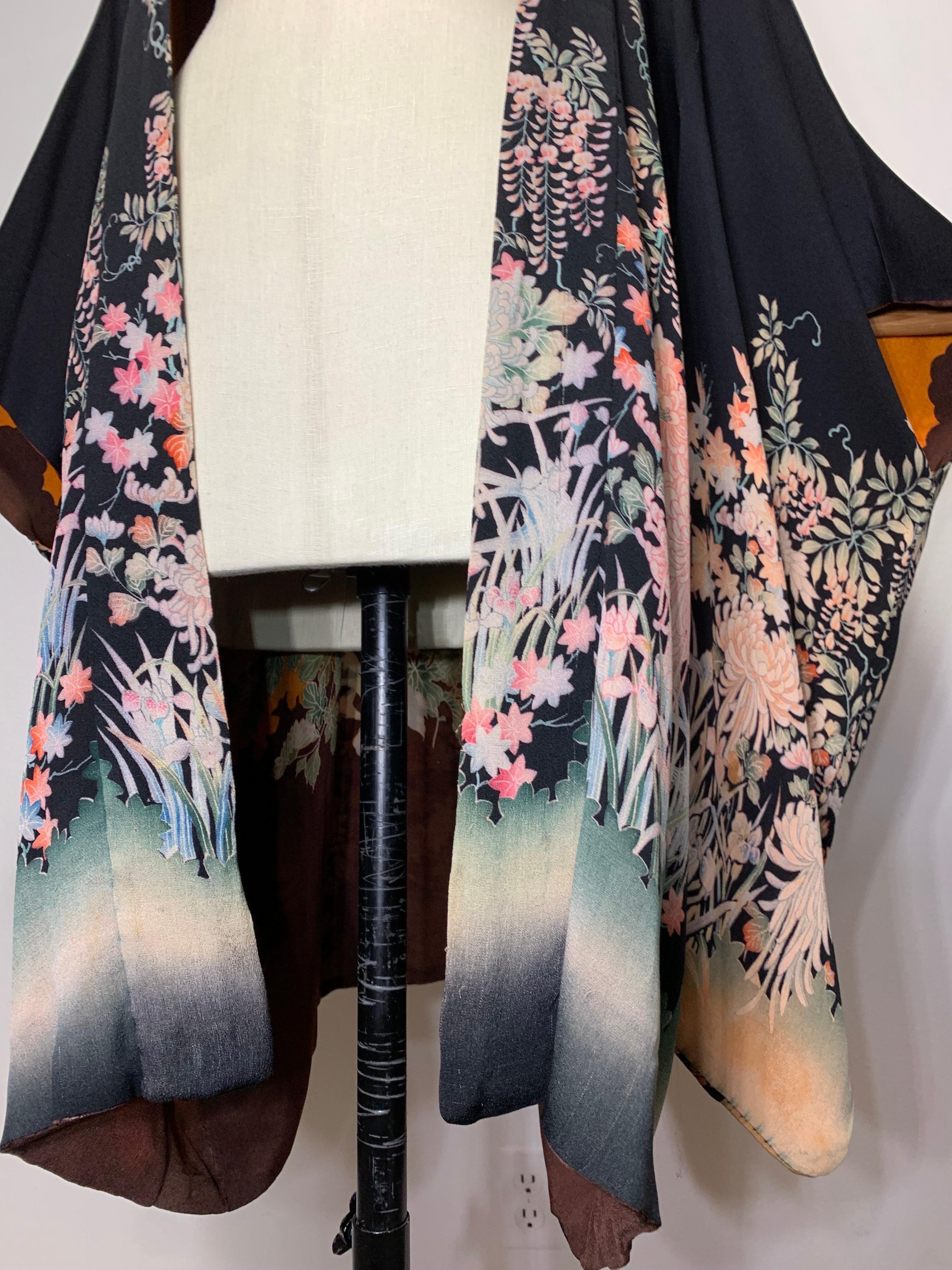1930s Gorgeous Completely Reversible Silk Print Kimono in Marigold & Black For Sale 4