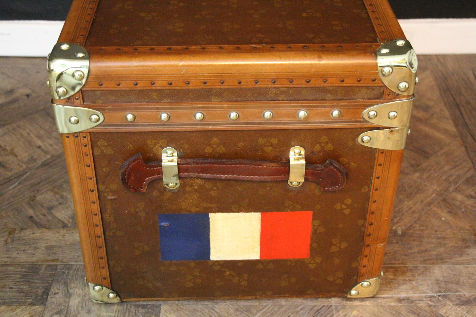 1930's Shoe Trunk in Brown Canvas, Au Touriste Trunk, Steamer Trunk For Sale 1