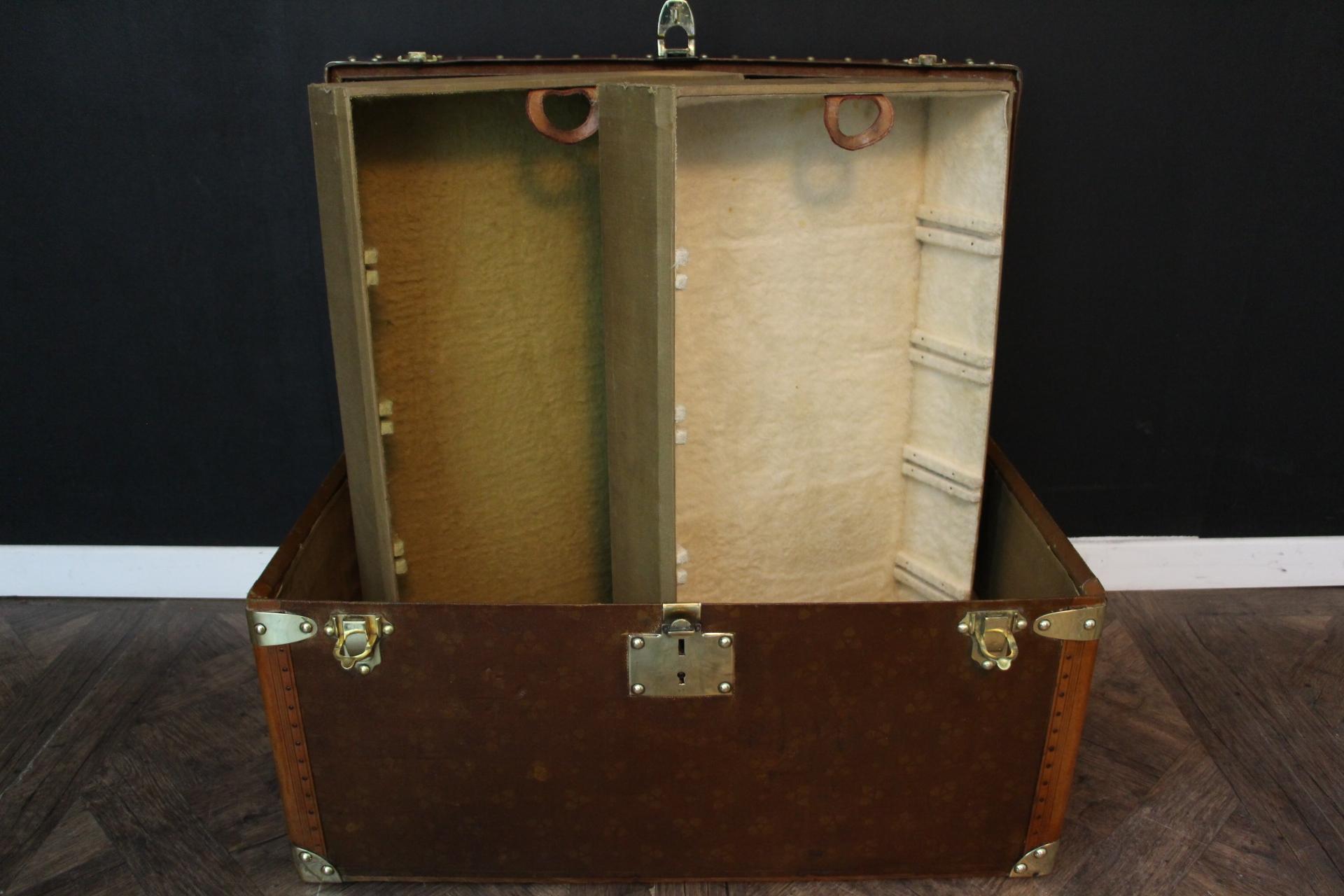 1930's Shoe Trunk in Brown Canvas, Au Touriste Trunk, Steamer Trunk For Sale 8