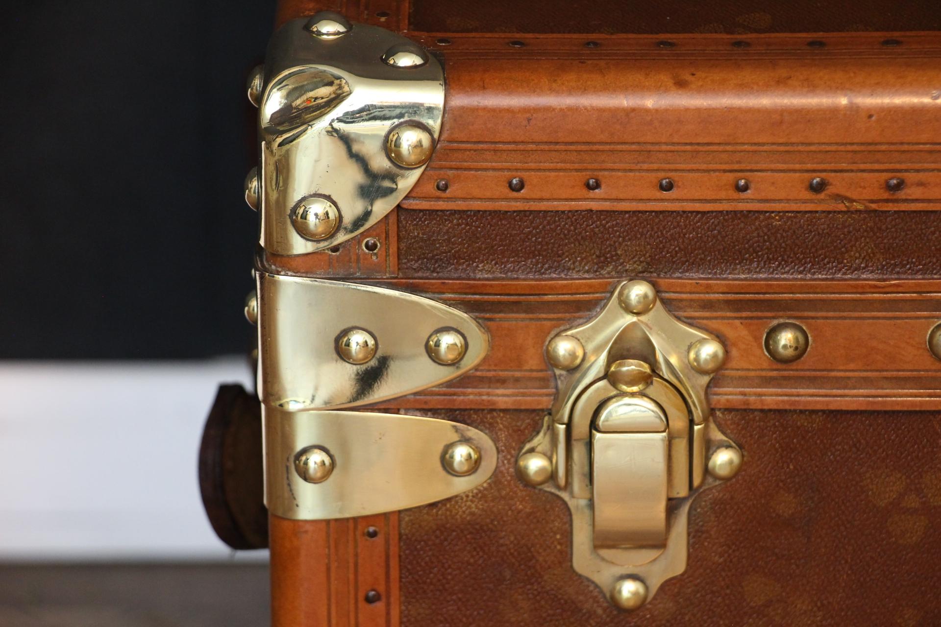 Art Deco 1930's Shoe Trunk in Brown Canvas, Au Touriste Trunk, Steamer Trunk For Sale