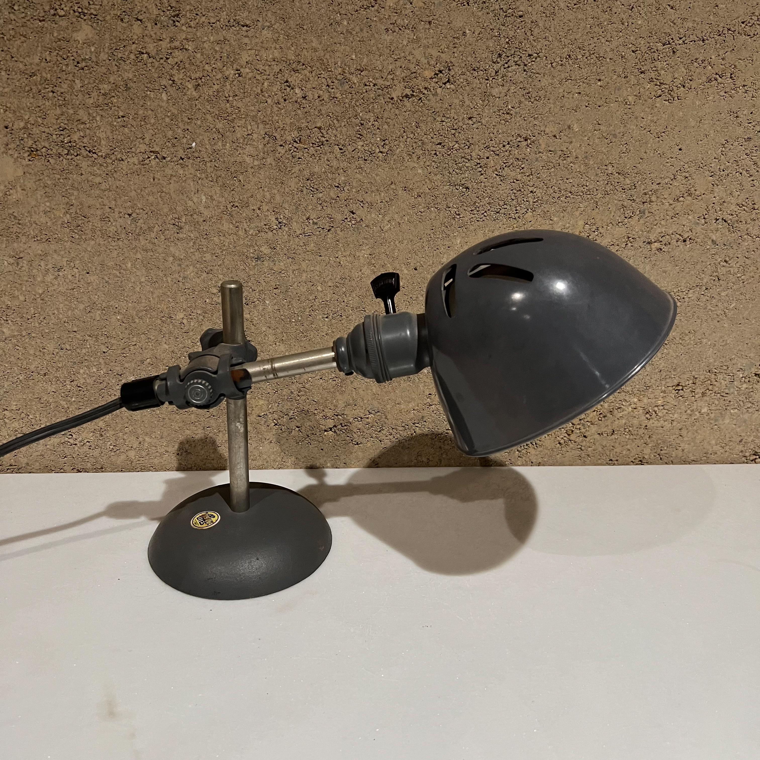 1930s Gray Industrial Machine Table Lamp Light by O C White Lites Worcester MA In Good Condition In Chula Vista, CA