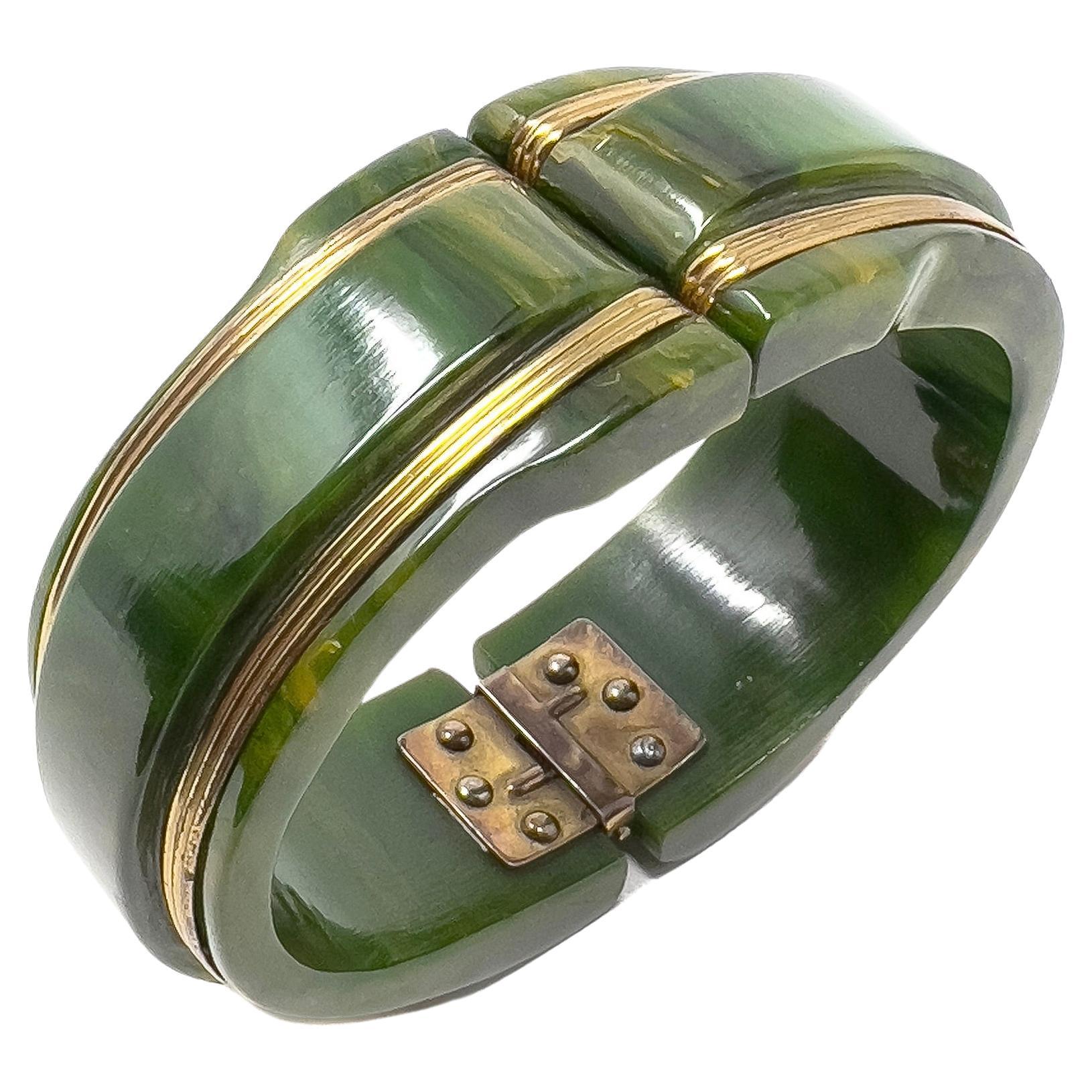 1930s Green Bakelite and Gilded Metal Vintage Hinged Cuff For Sale