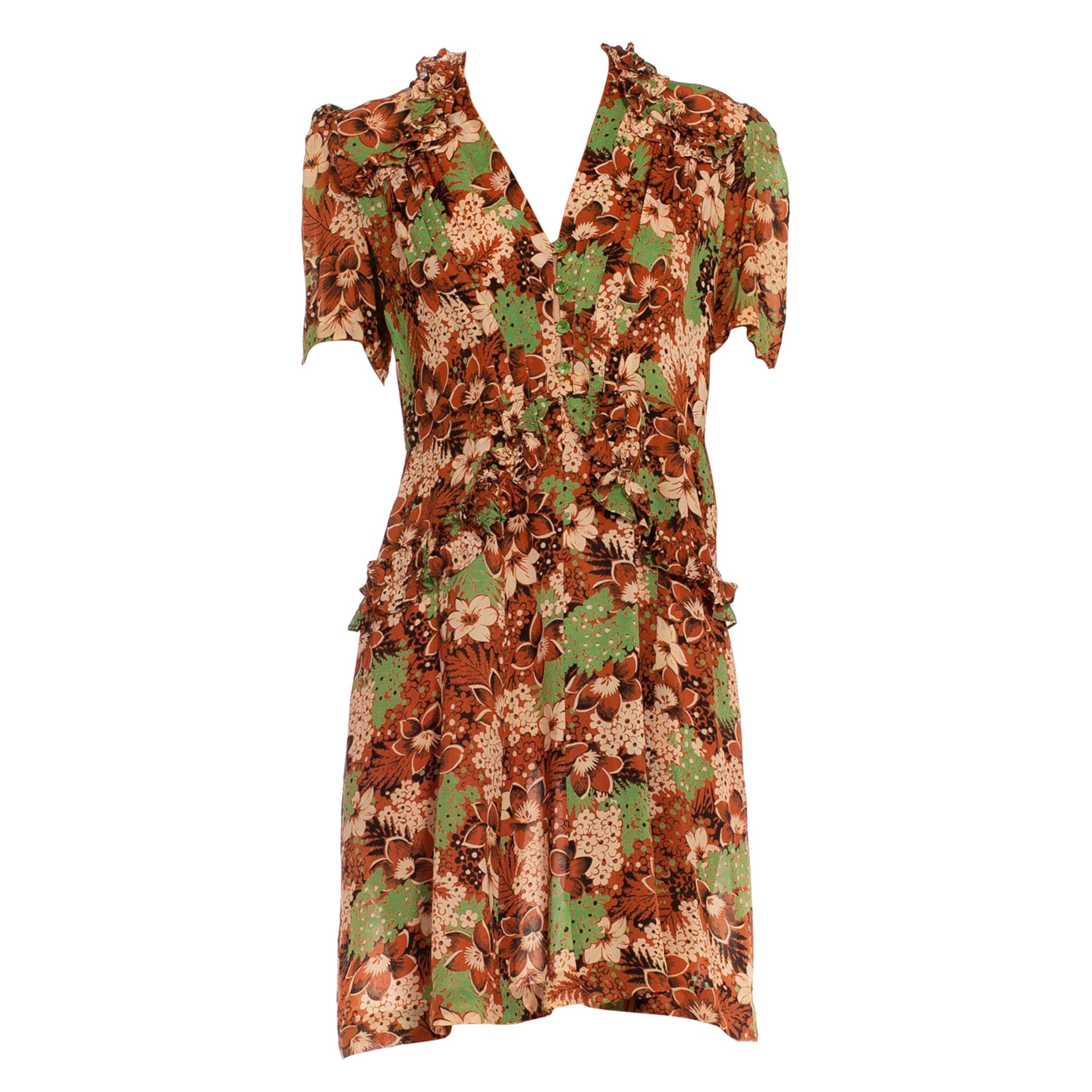 Robe en soie imprimée à fleurs vertes et brunes des années 1930 en vente