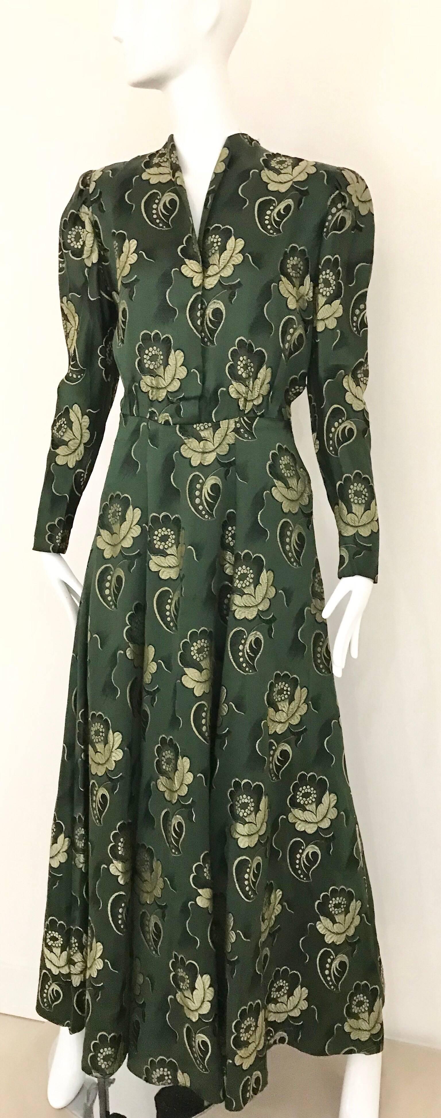 Green Jacquard Floral Print Dress, 1930s In Good Condition In Beverly Hills, CA