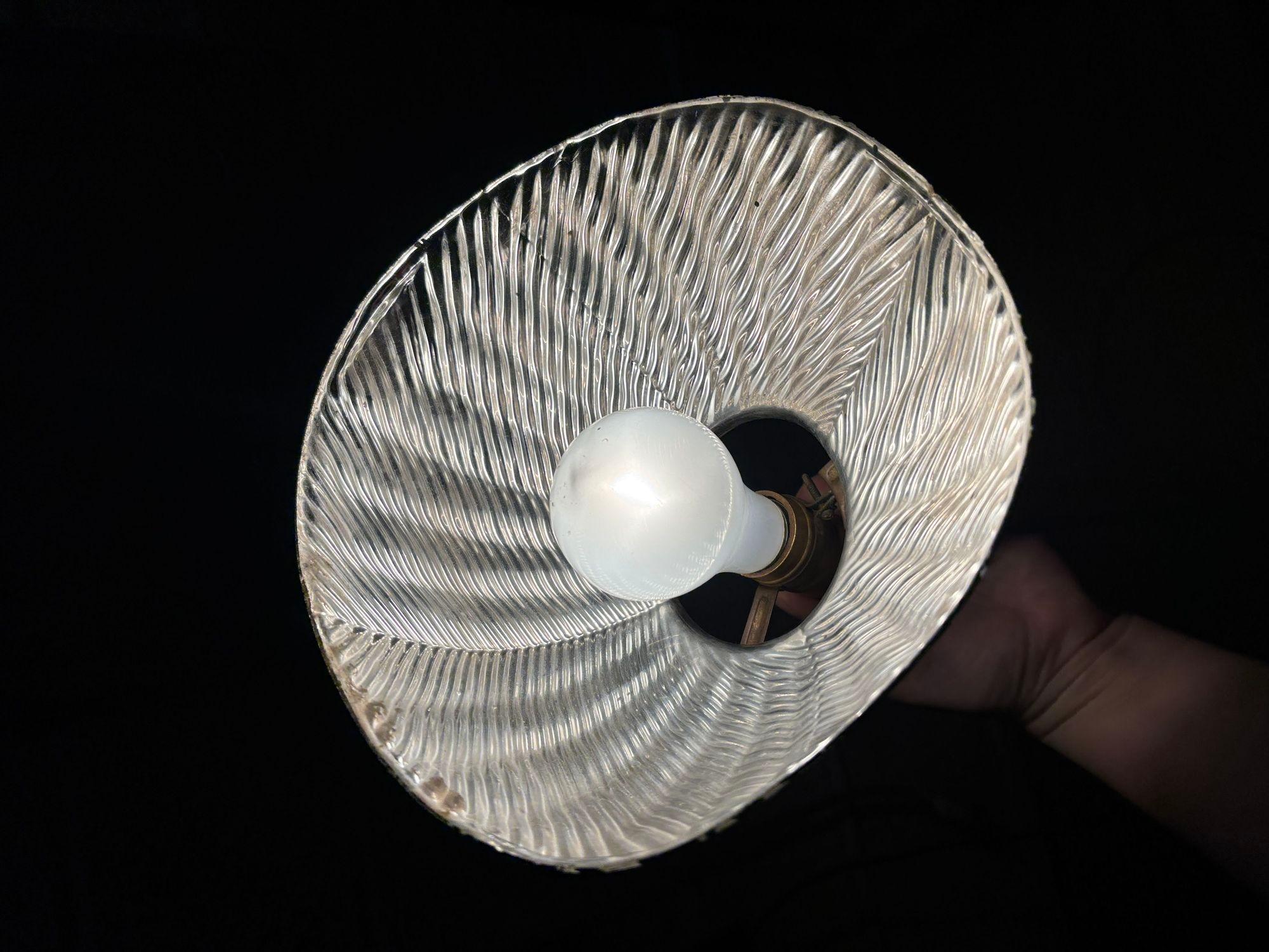 Lampada a sospensione industriale in vetro di mercurio verde degli anni '30 - 8 disponibili! in vendita 3