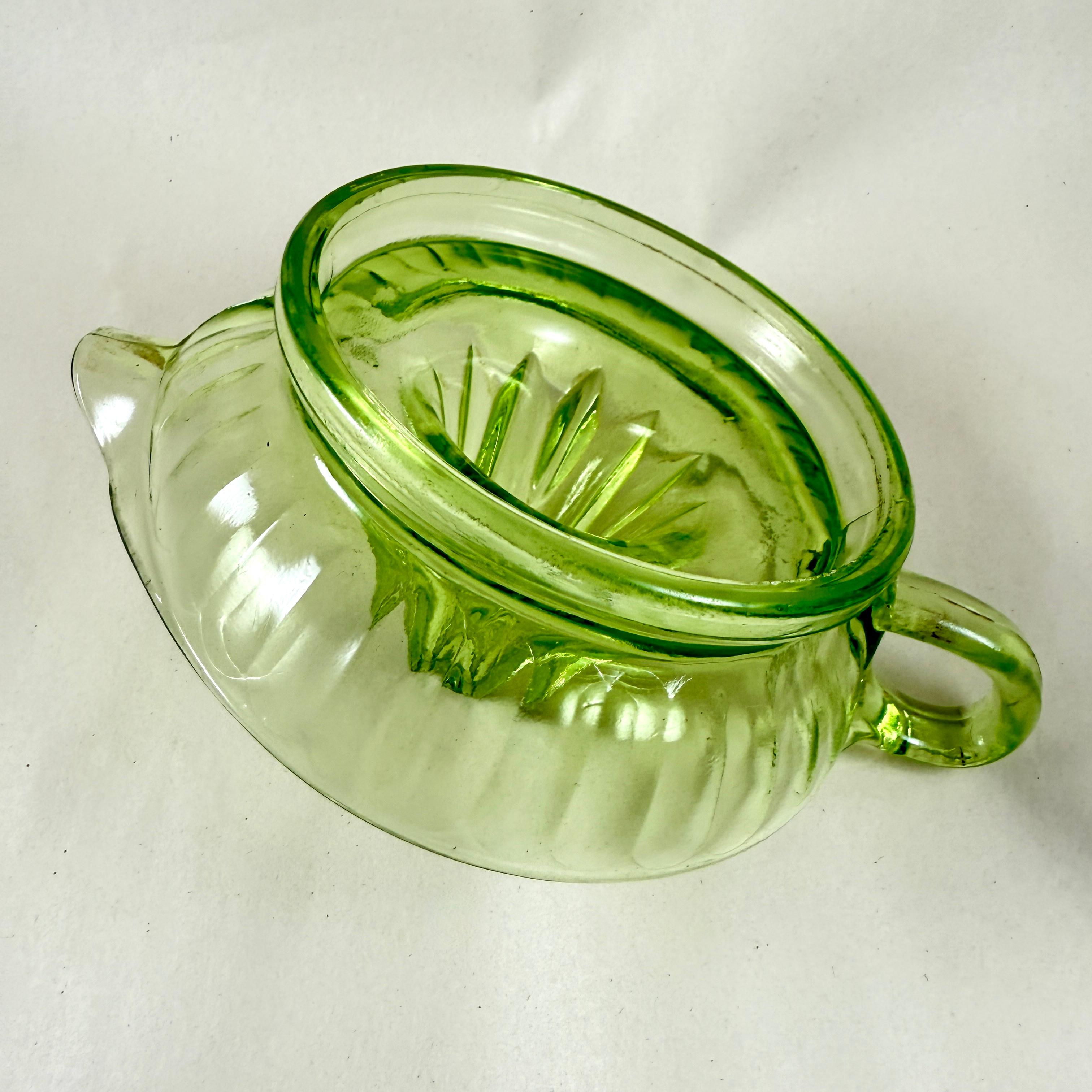 1930s Green Uranium Glass Citrus Reamer or Juicer For Sale 3