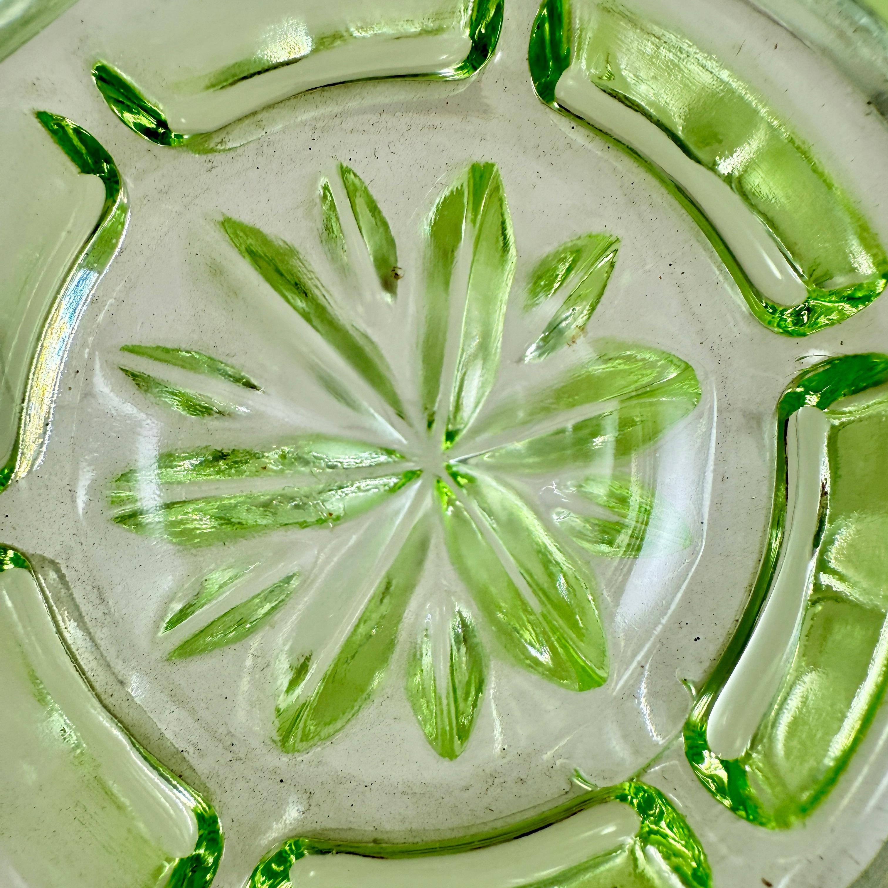 1930s Green Uranium Glass Citrus Reamer or Juicer For Sale 2