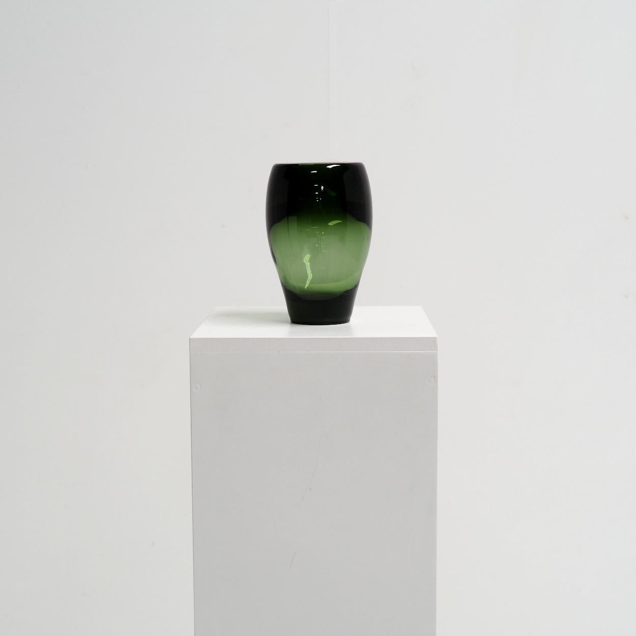 Moderno Vaso verde degli anni '30 di Andries Copier per Glasfabriek Leerdam in vendita