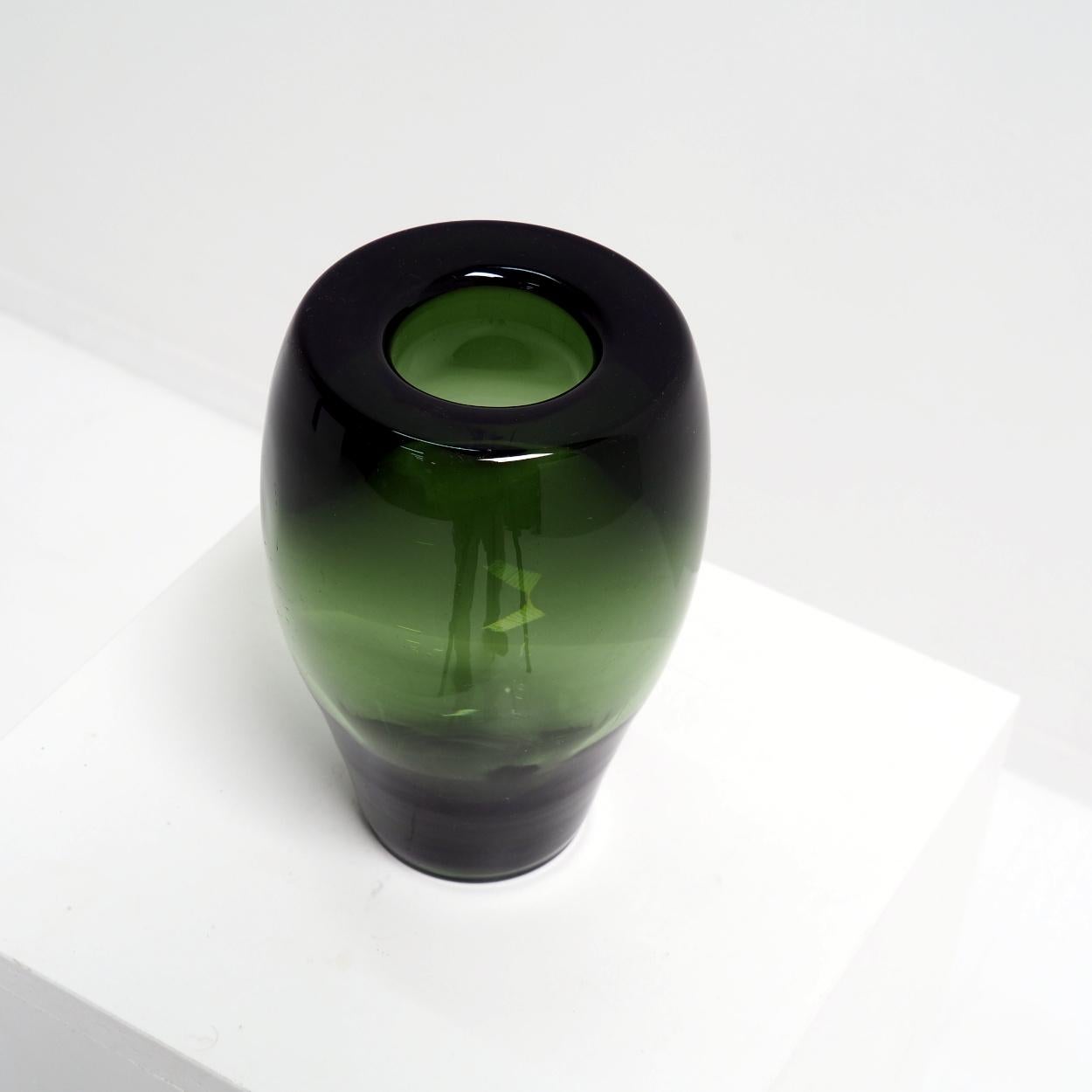 XX secolo Vaso verde degli anni '30 di Andries Copier per Glasfabriek Leerdam in vendita