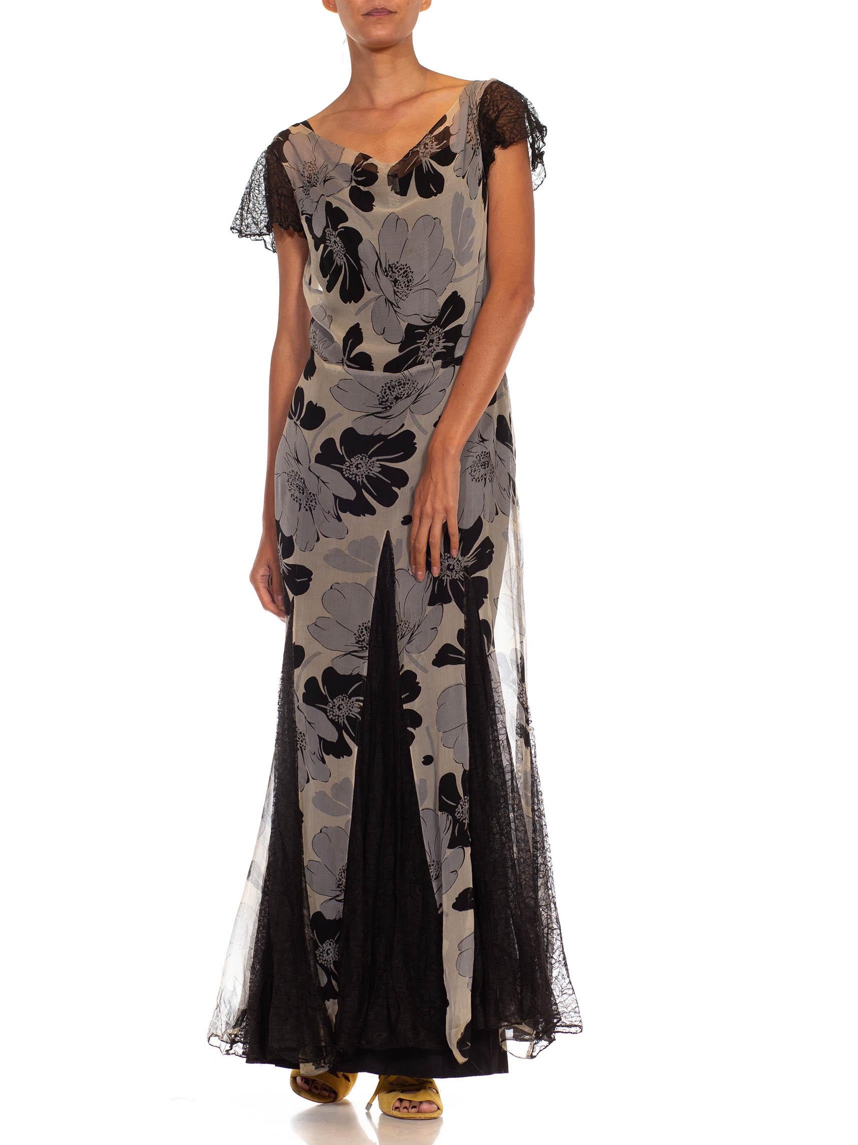 Noir Robe à fleurs en mousseline de soie grise et noire des années 1930 en vente