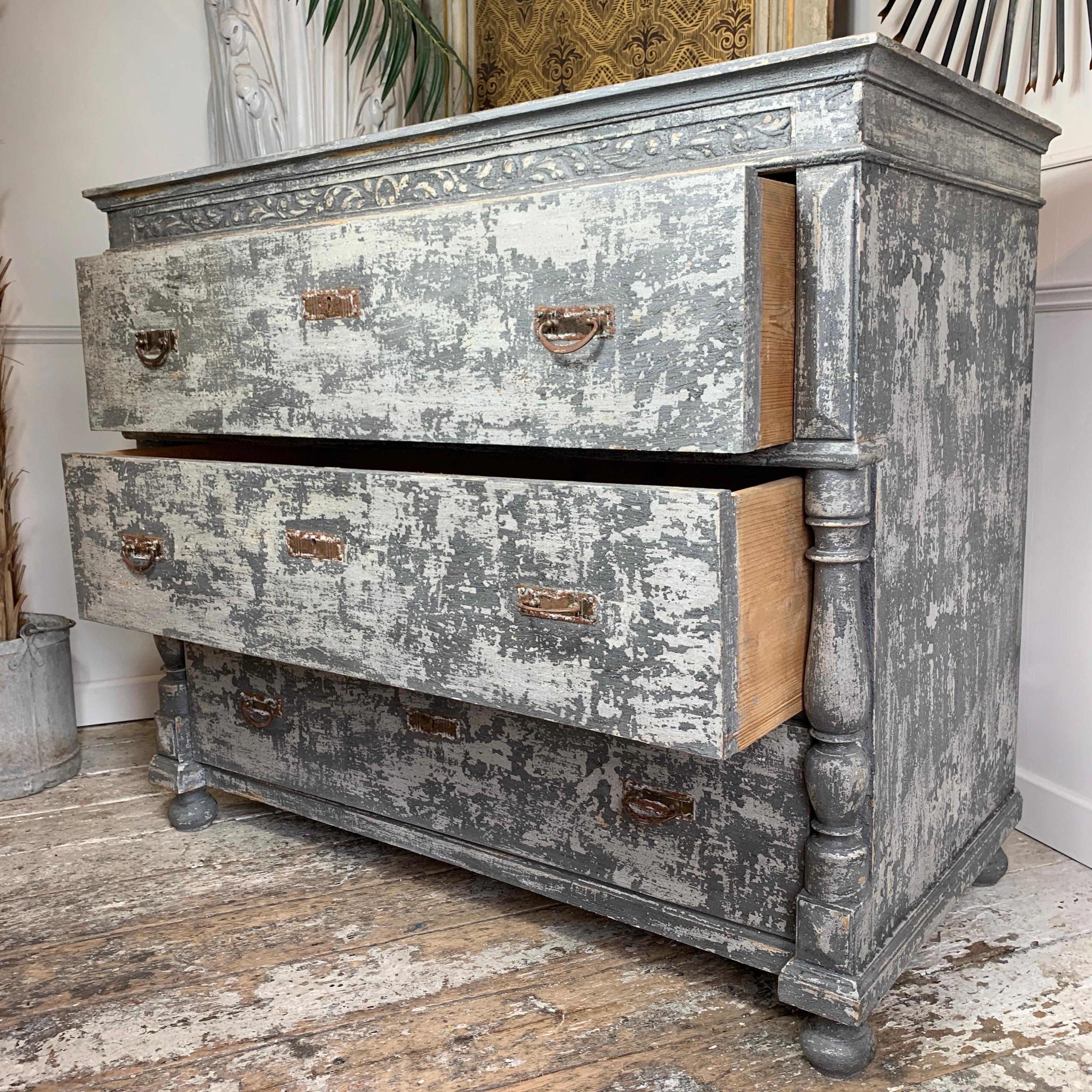 1930's Grey Painted Chest of Drawers,  French  For Sale 7