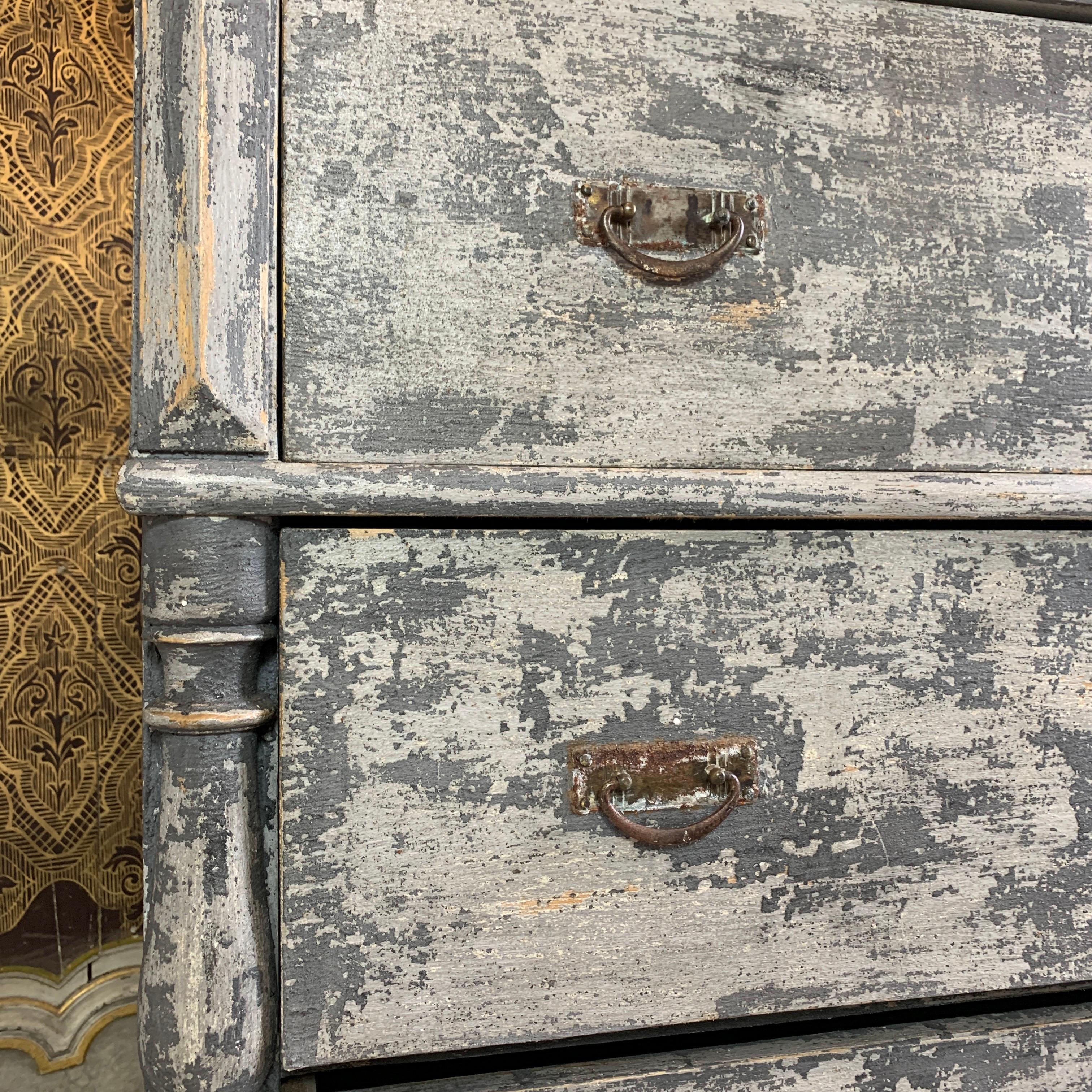 1930's Grey Painted Chest of Drawers,  French  For Sale 8