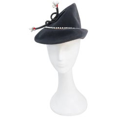 1930s Grey Wool Fur Felt Hat with Pearl and Velvet Accents