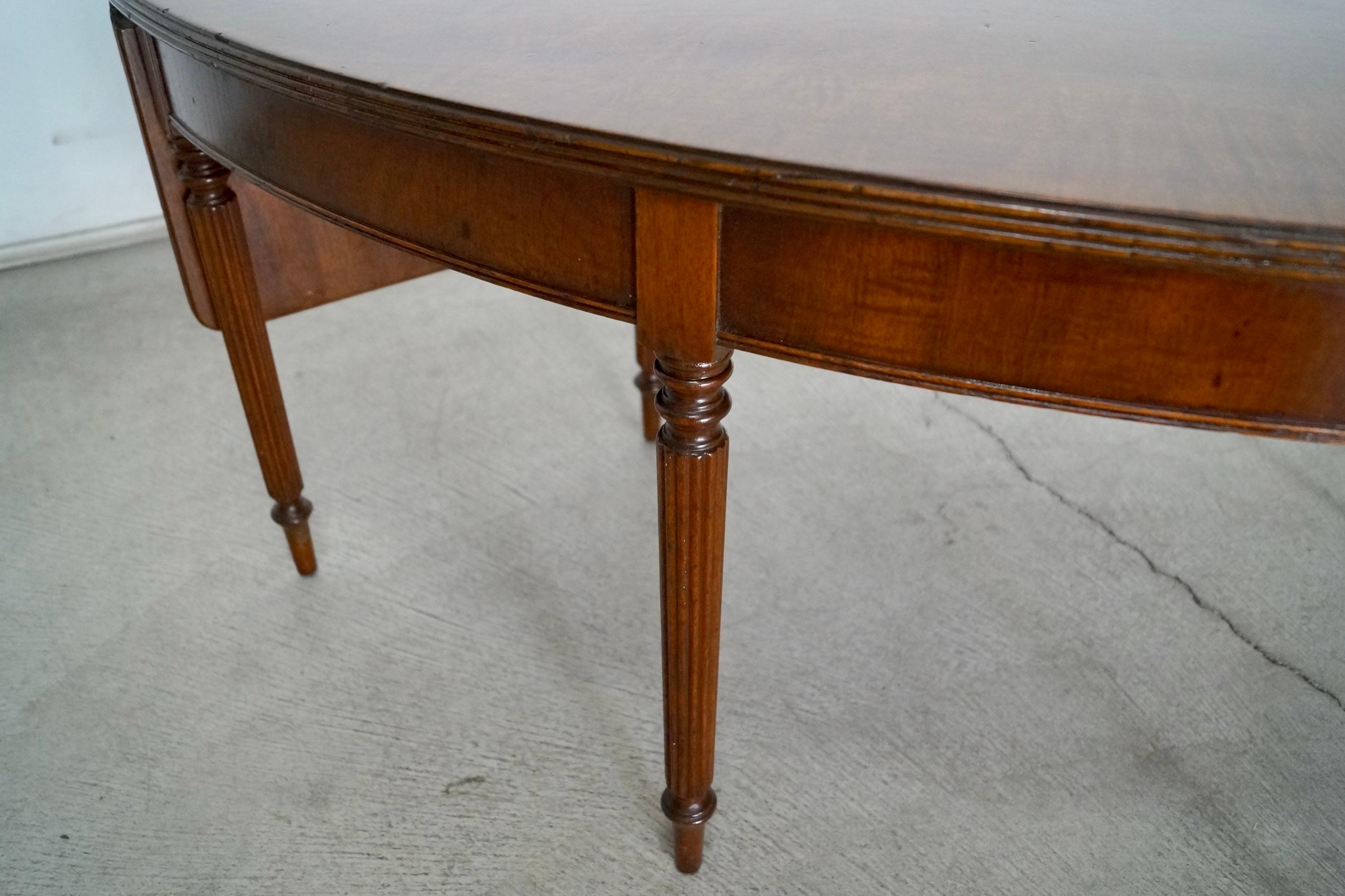 1930's Half-Moon Drop-Leaf Federal Coffee Table For Sale 10