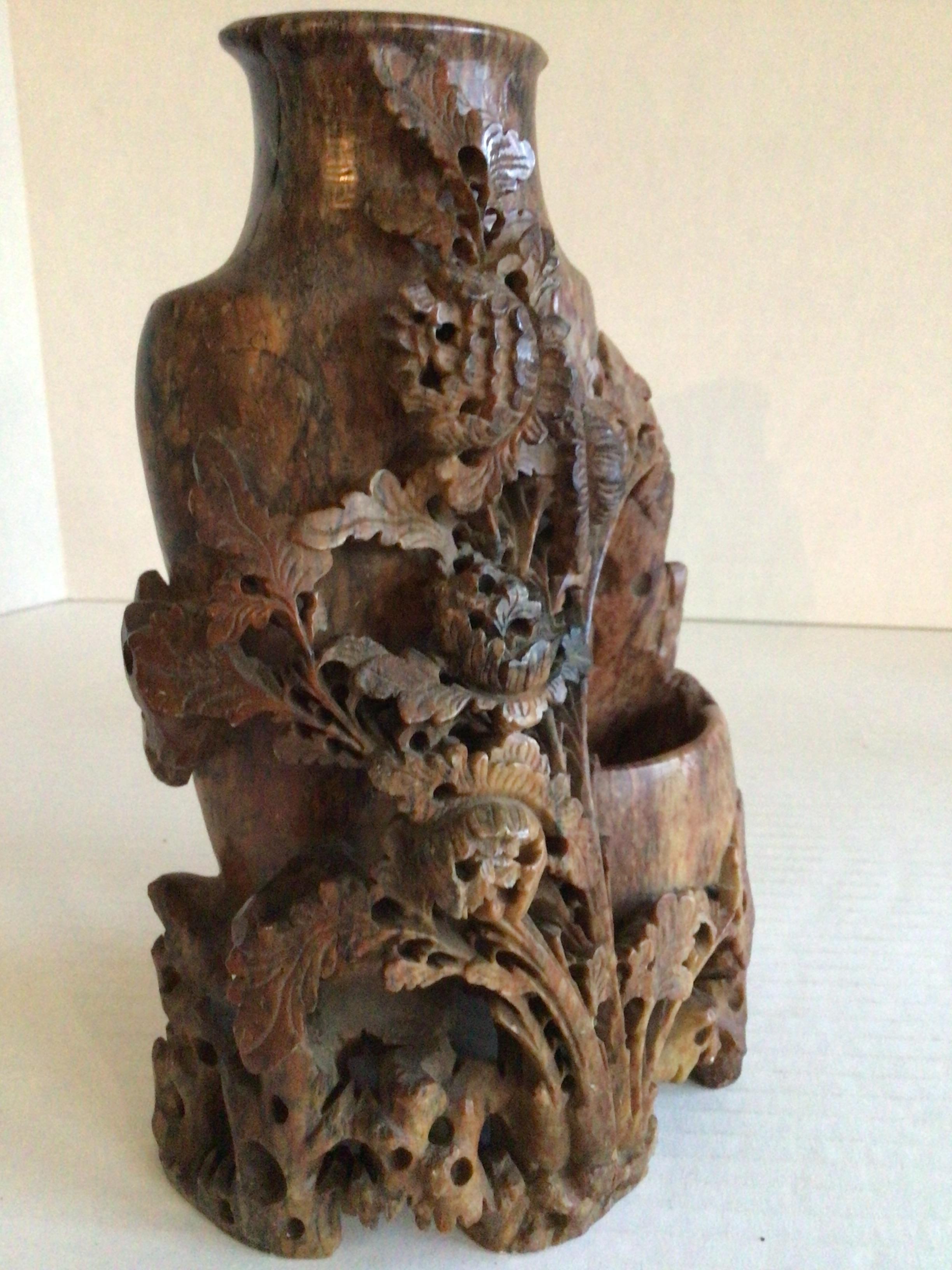 Intagliato a mano Vaso in pietra ollare intagliato a mano del 1930 in vendita