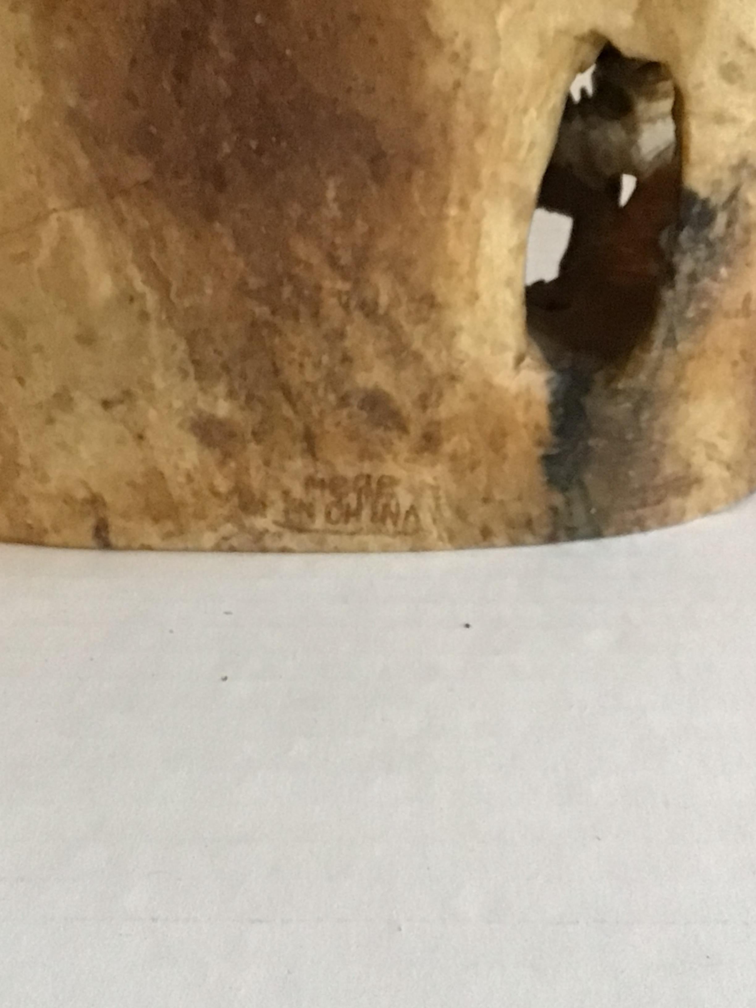 Sculpture Vase en pierre ollaire sculptée à la main dans les années 1930 en vente 2