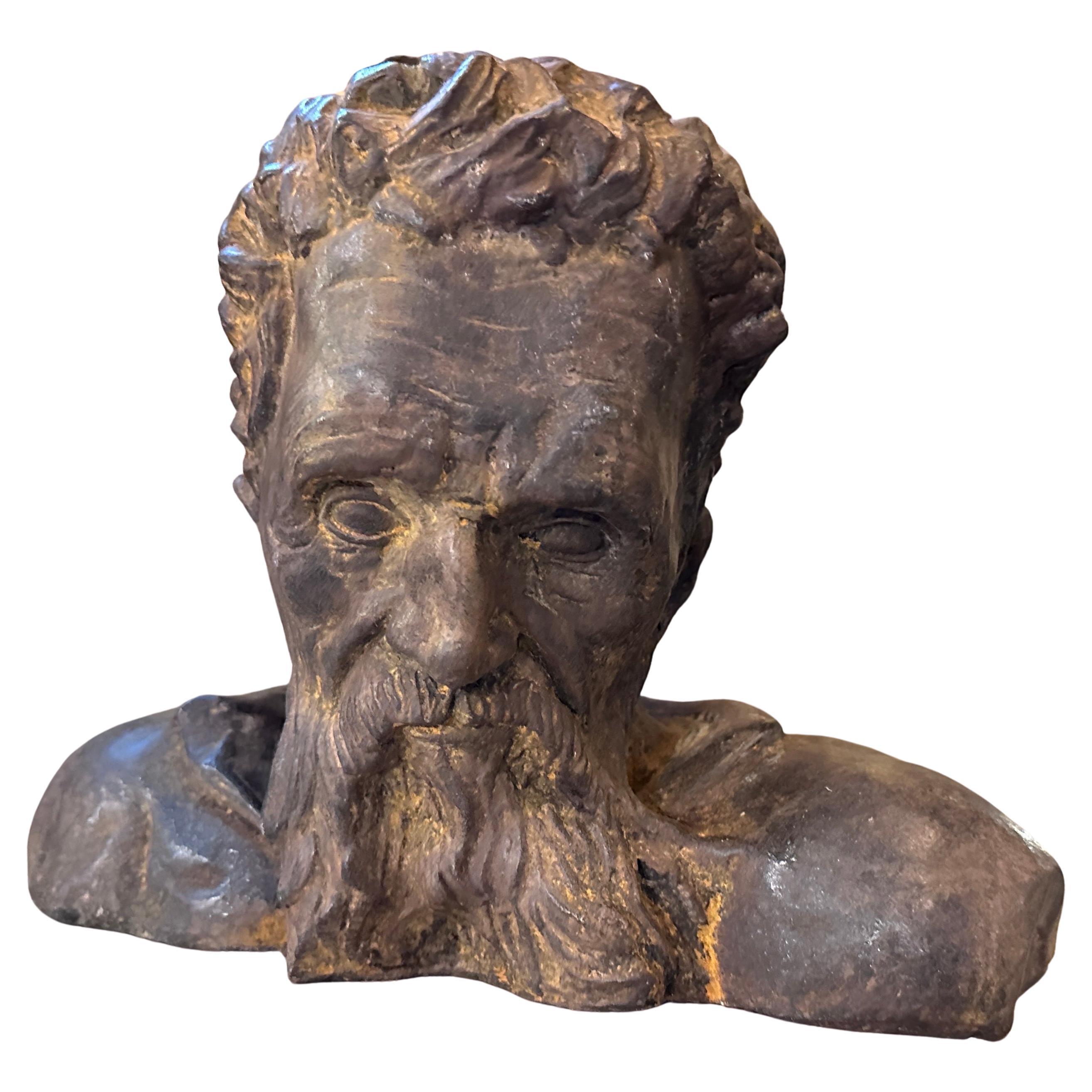 Sculpture sicilienne en terre cuite fabriquée à la main des années 1930 d'un buste d'homme ancien