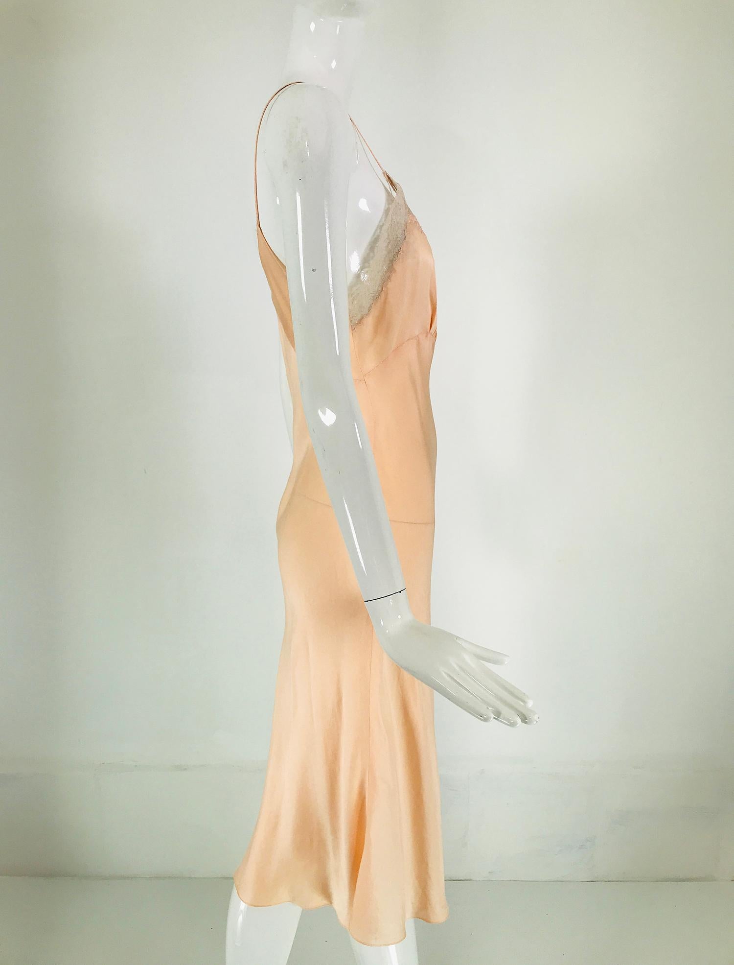Women's 1930s Hand Look Peach Silk Applique Bias Cut Slip 36 For Sale