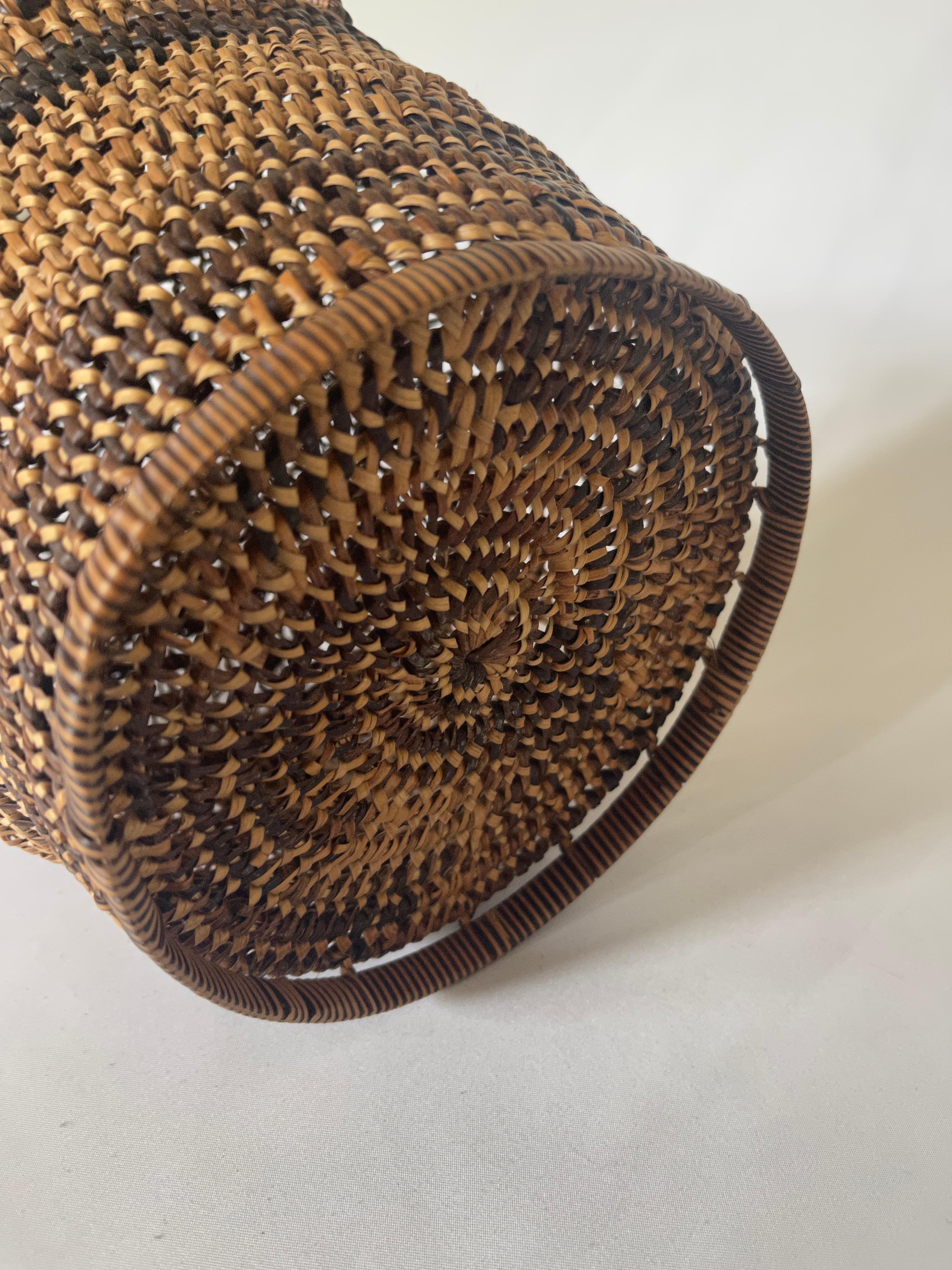 1930's Hand Woven Fish Basket Purse Bucket Bag For Sale 2