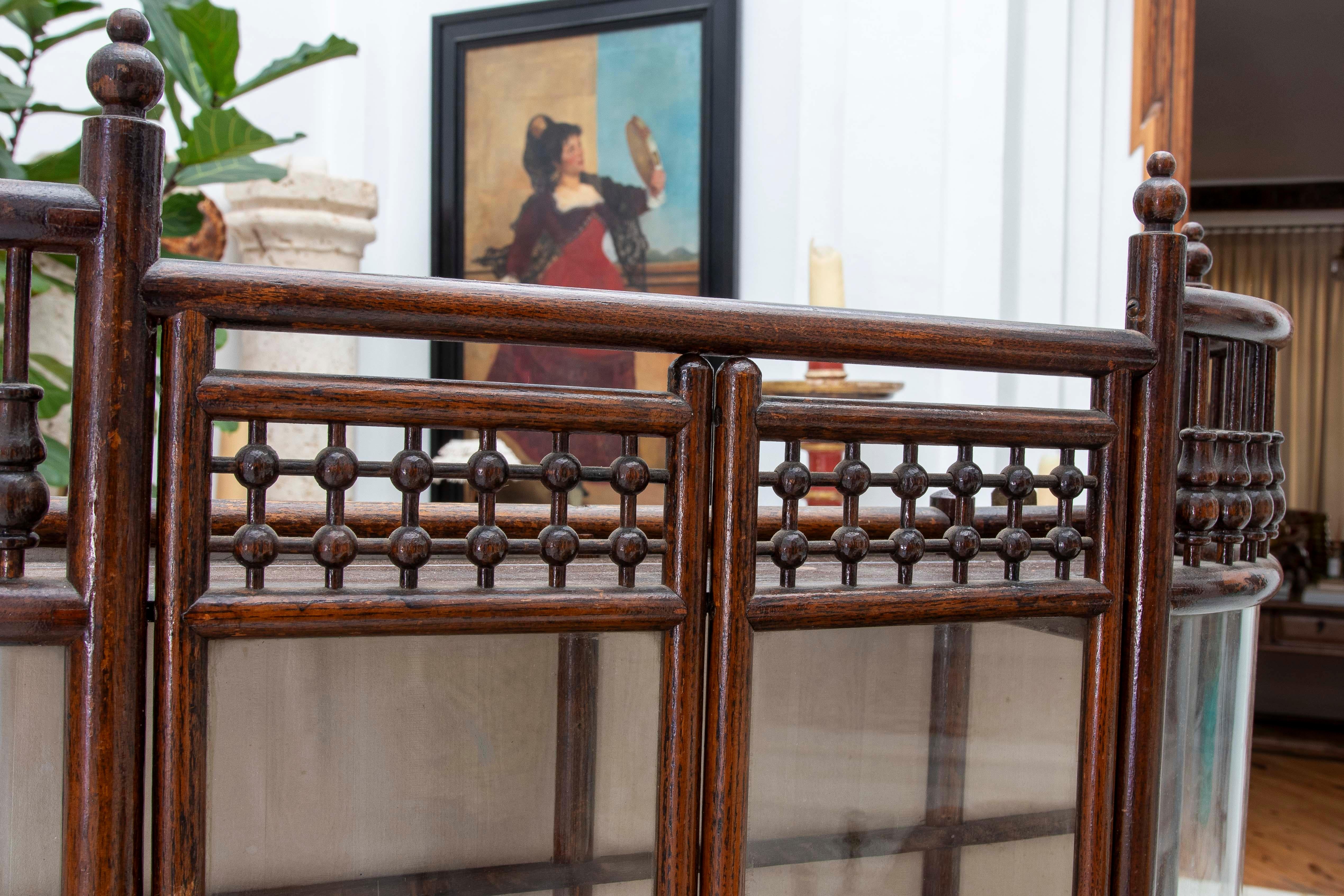 1930s Hanging Display Case in Turned Wood and Glass with Rounded Forms For Sale 9