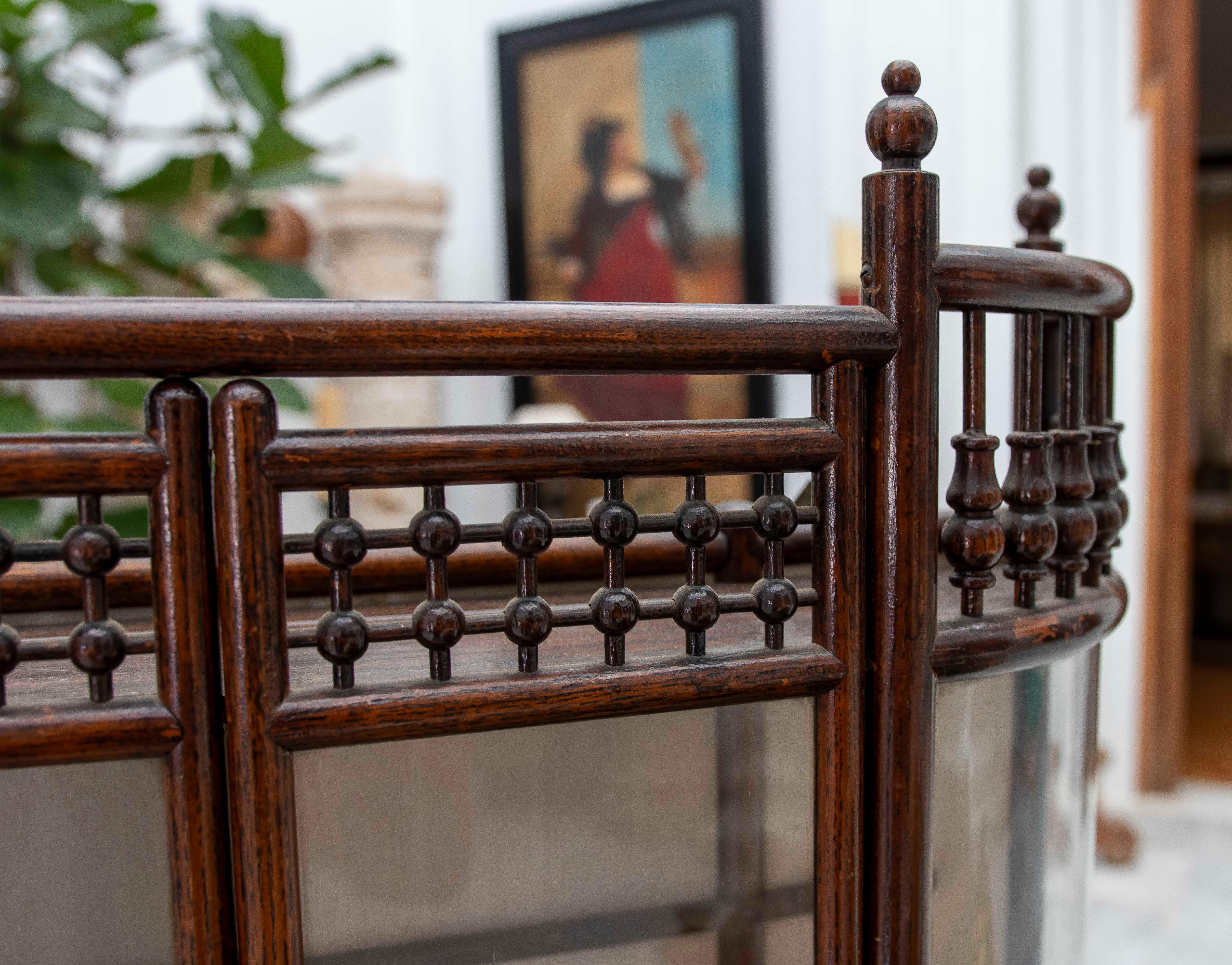 1930s Hanging Display Case in Turned Wood and Glass with Rounded Forms For Sale 12
