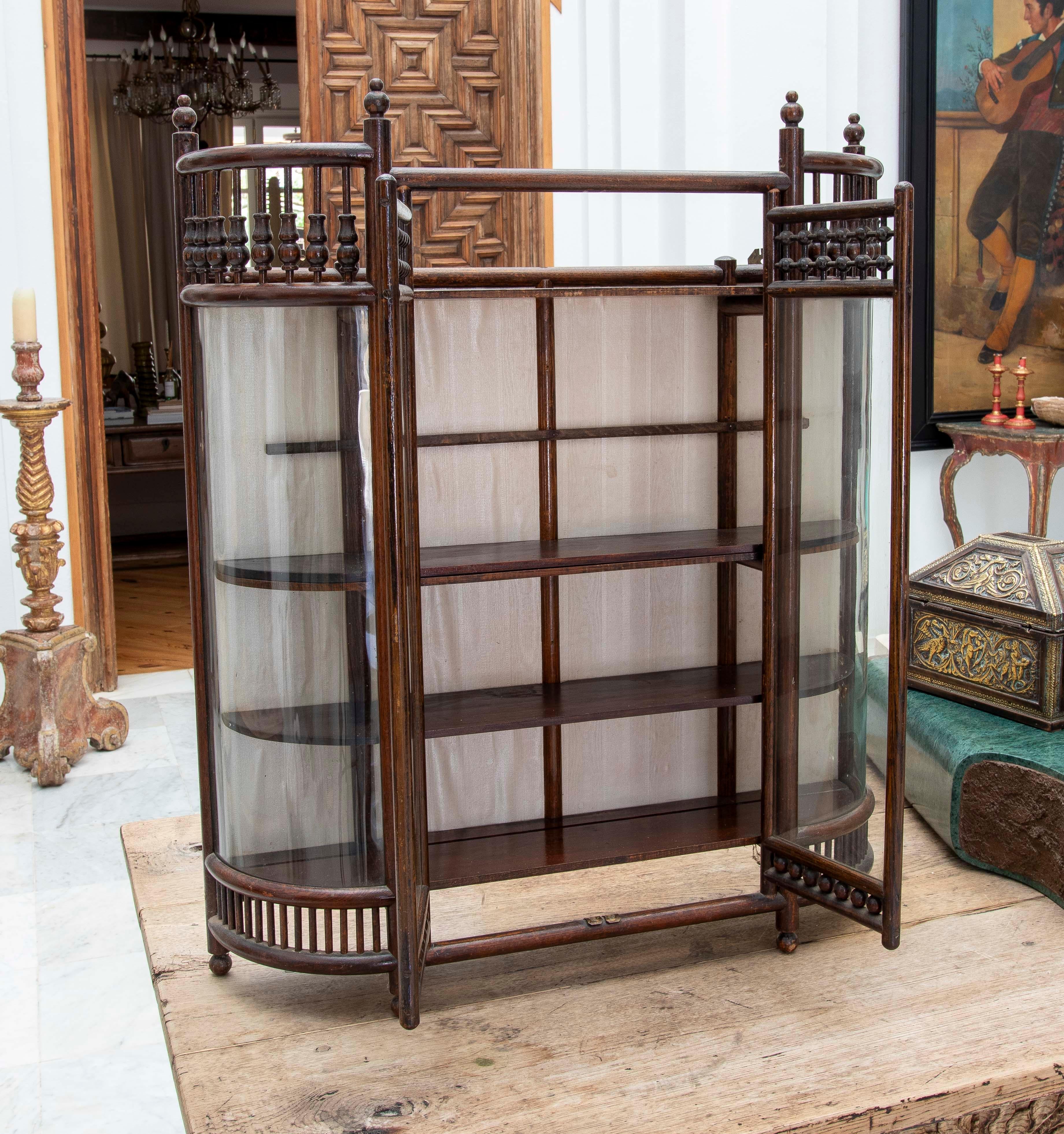 1930s Hanging Display Case in Turned Wood and Glass with Rounded Forms For Sale 1