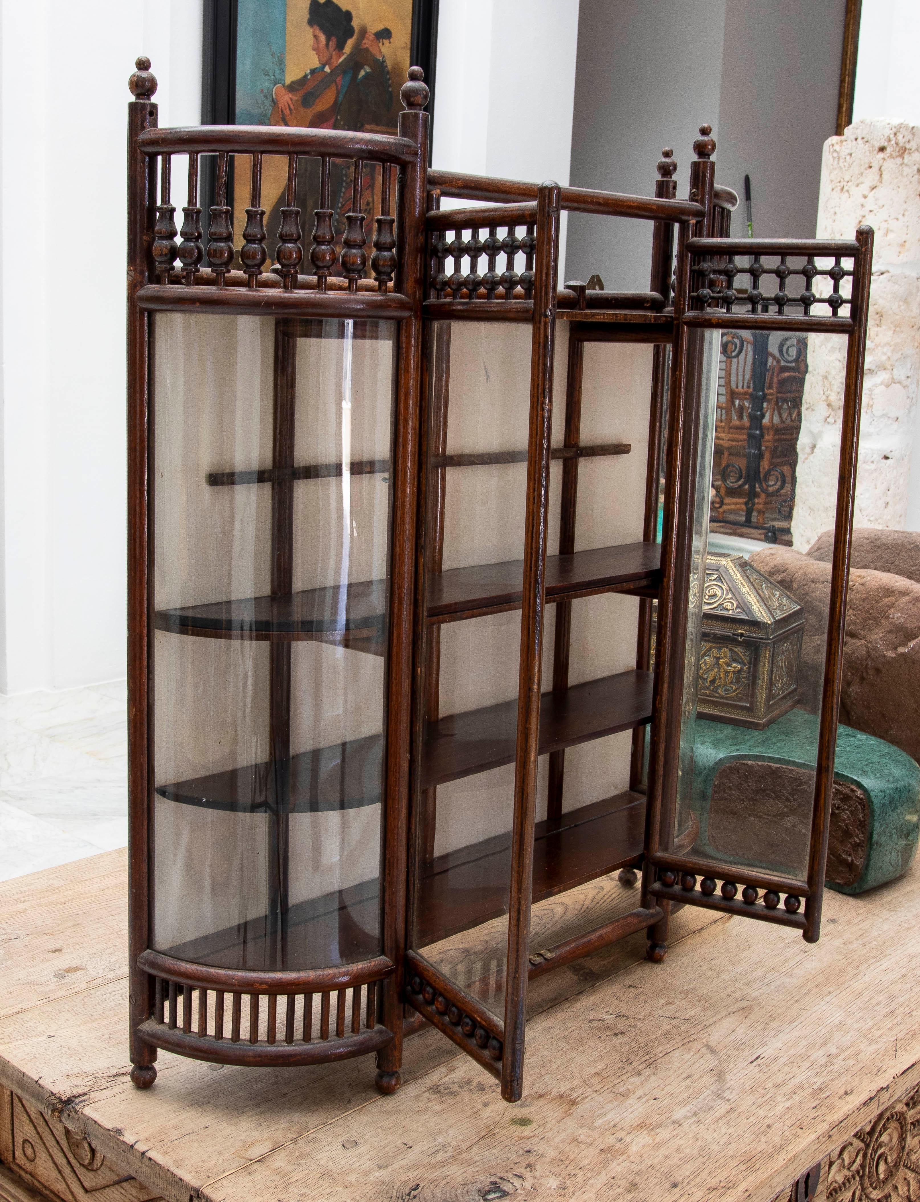 1930s Hanging Display Case in Turned Wood and Glass with Rounded Forms For Sale 3