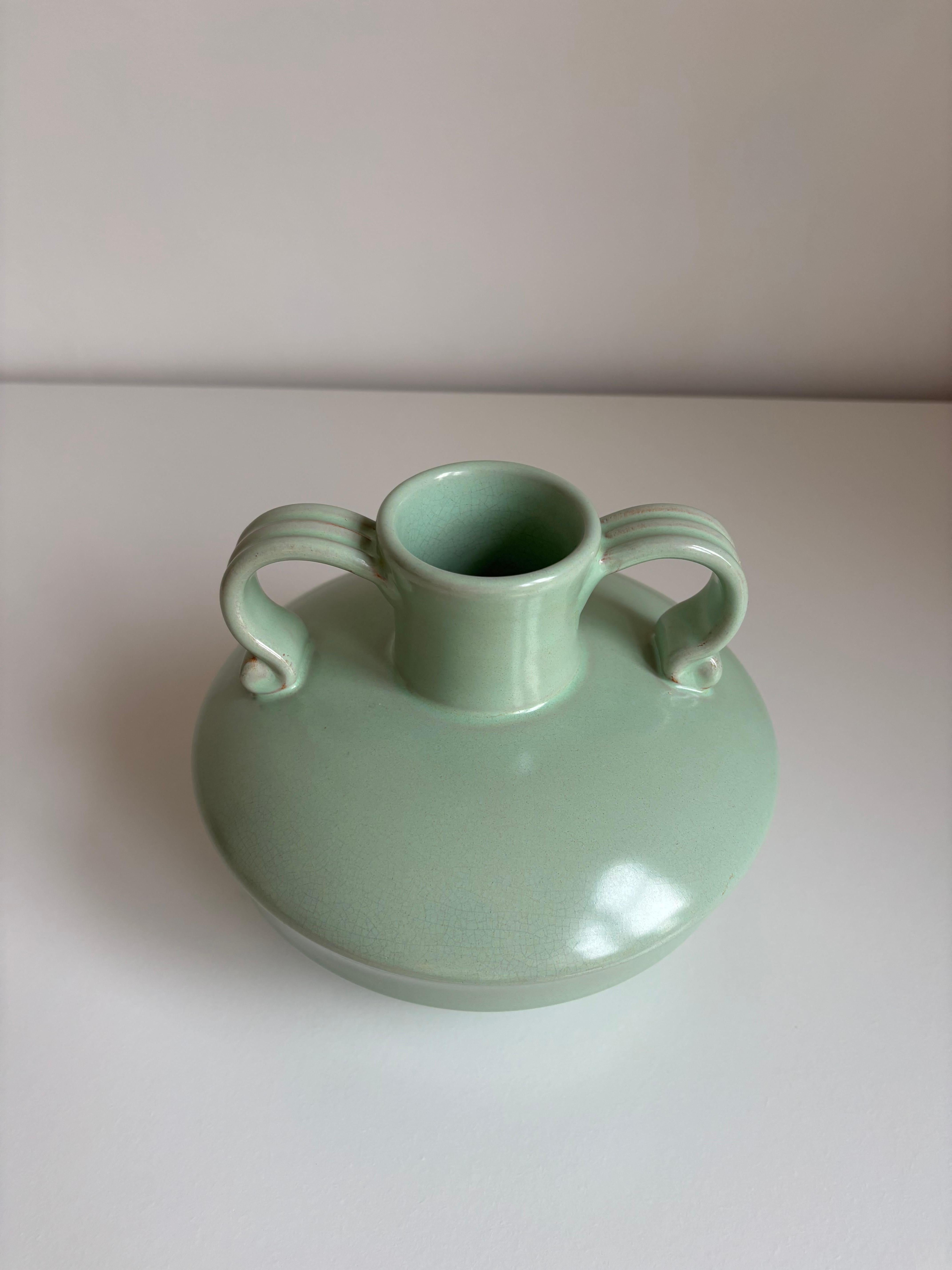 Vase en céramique vert menthe de Harald Östergren des années 1930, Upsala Ekeby, Suède en vente 3